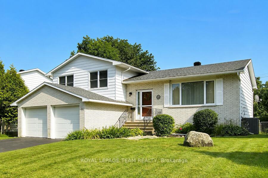 Photo 2 of 31 Ross Street, Smiths Falls, Smiths Falls — HOMEH