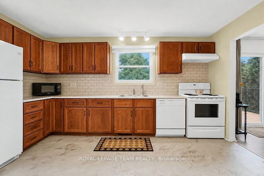 Photo 13 of 31 Ross Street, Smiths Falls, Smiths Falls — HOMEH