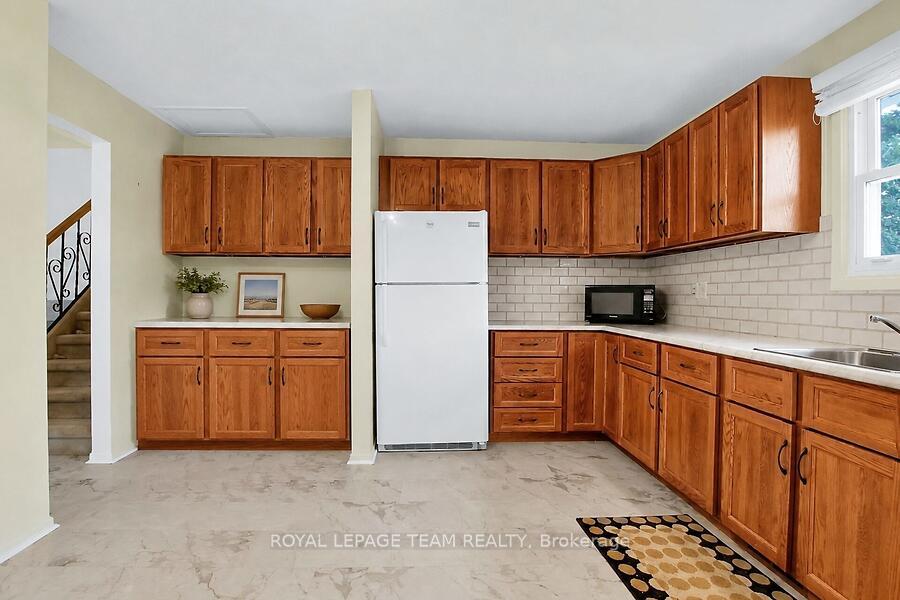 Photo 15 of 31 Ross Street, Smiths Falls, Smiths Falls — HOMEH
