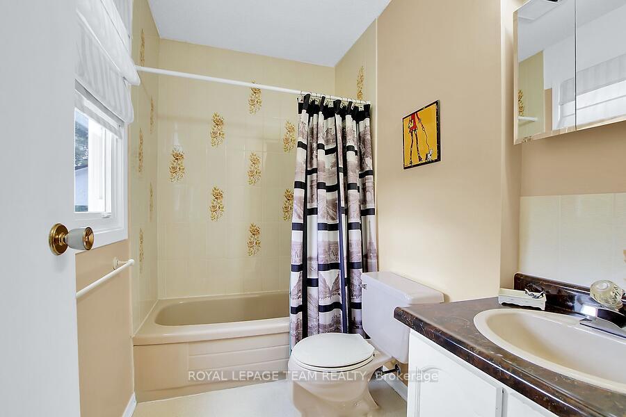 Photo 24 of 31 Ross Street, Smiths Falls, Smiths Falls — HOMEH