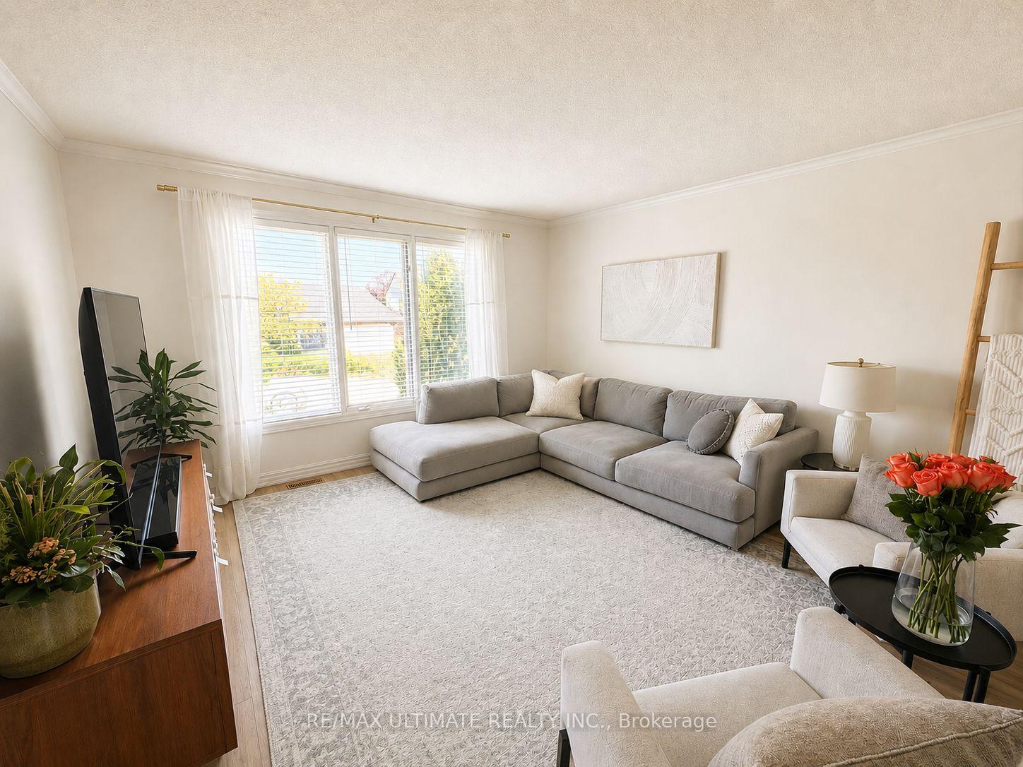 Photo 5 of 12 Stoney Brook Crescent, St. Catharines, Grapeview — HOMEH