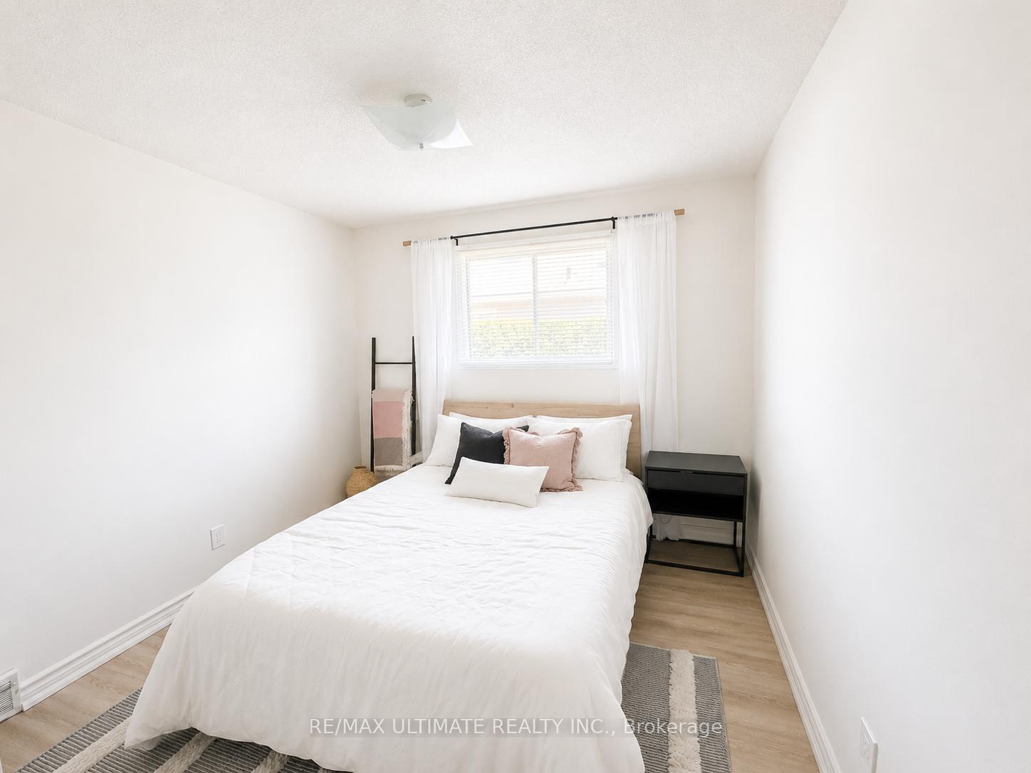 Photo 9 of 12 Stoney Brook Crescent, St. Catharines, Grapeview — HOMEH