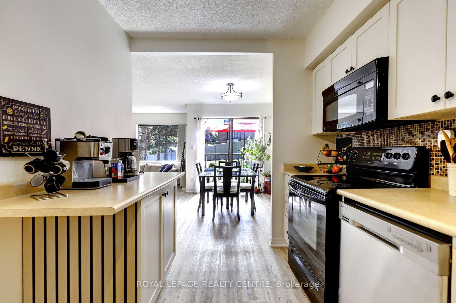 Photo of Unit 201, 1000 Cedarglen Gate