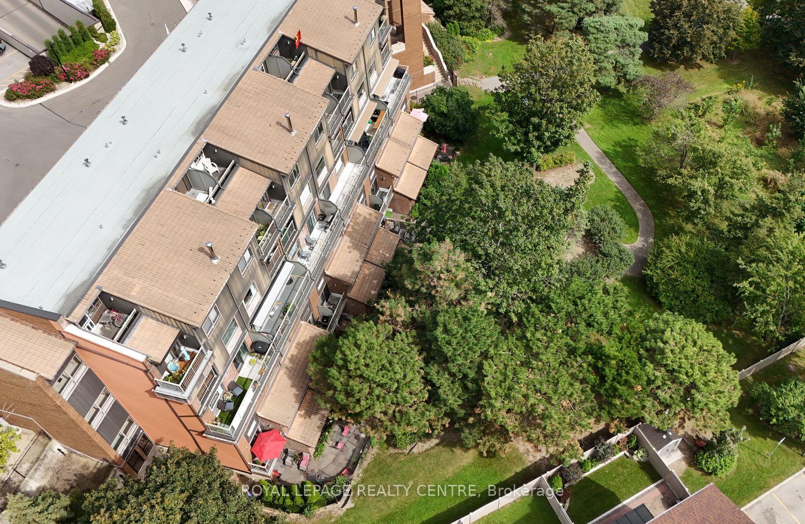 Photo 3 of Unit 201, 1000 Cedarglen Gate, Mississauga, Erindale — HOMEH