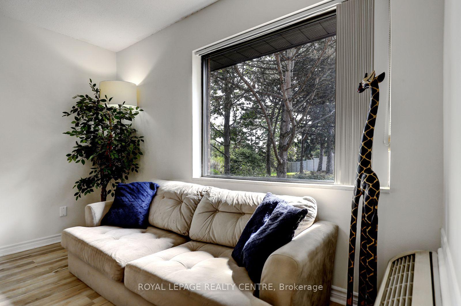 Photo 8 of Unit 201, 1000 Cedarglen Gate, Mississauga, Erindale — HOMEH