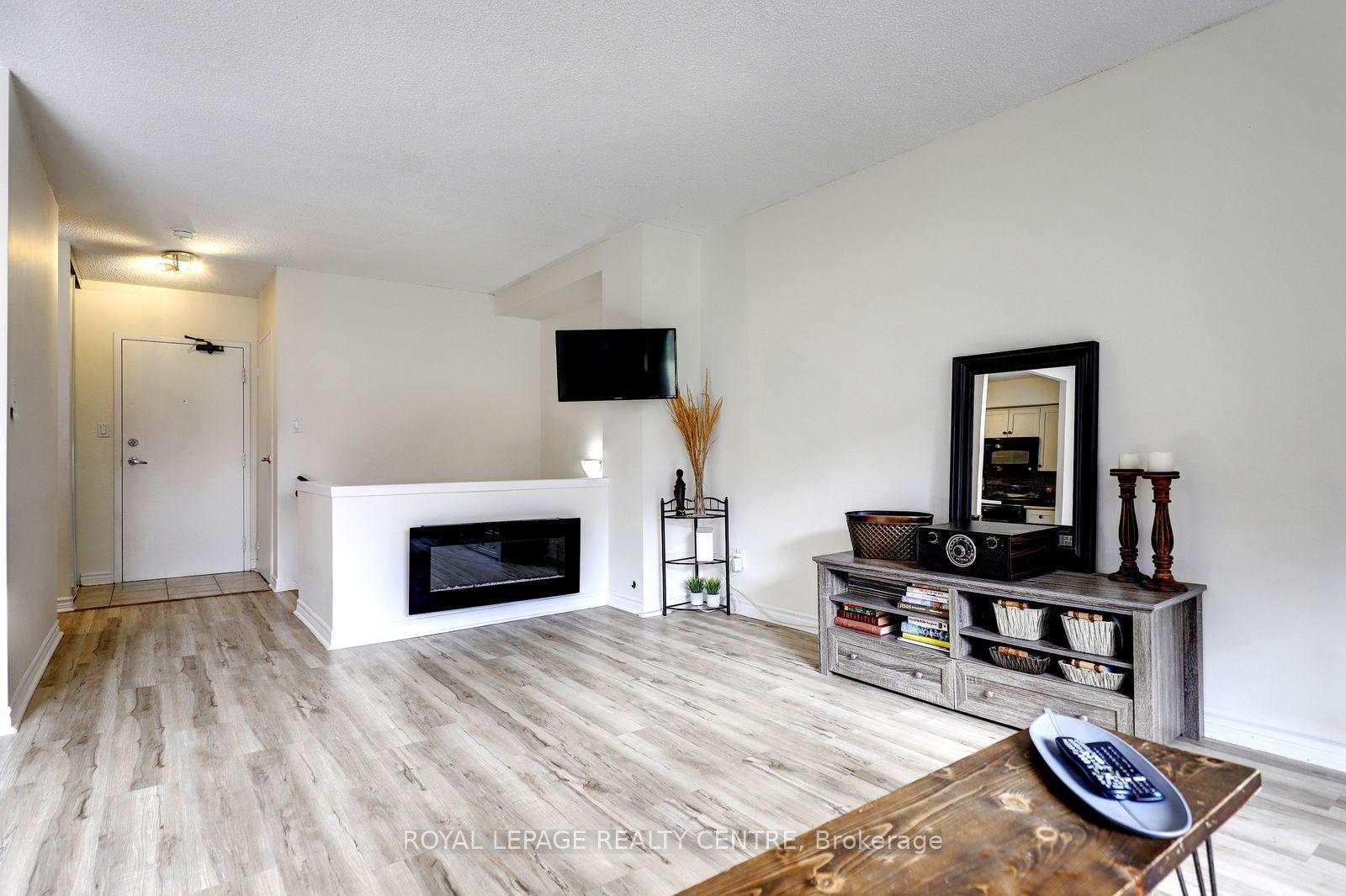Photo 9 of Unit 201, 1000 Cedarglen Gate, Mississauga, Erindale — HOMEH