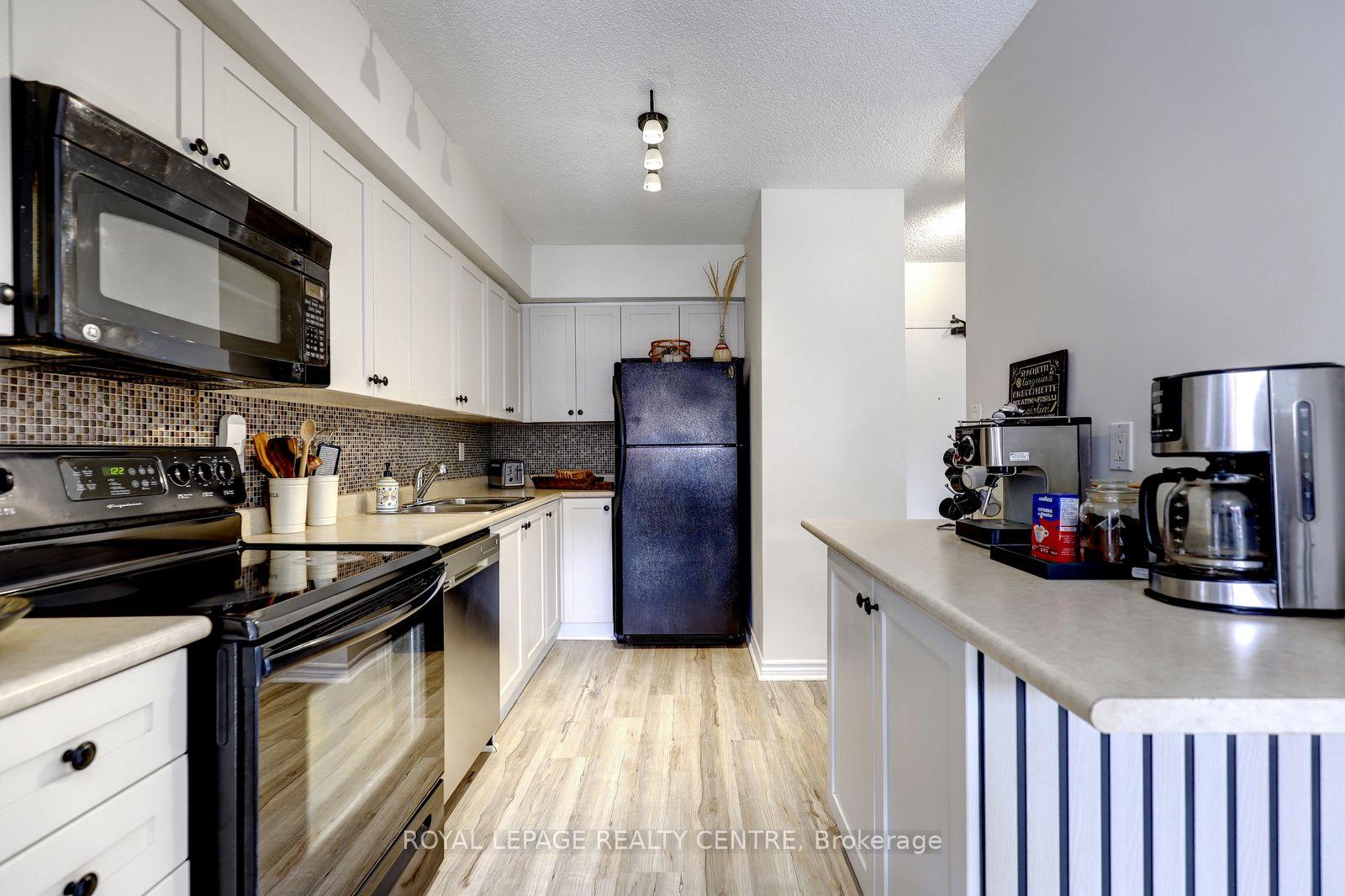 Photo 13 of Unit 201, 1000 Cedarglen Gate, Mississauga, Erindale — HOMEH