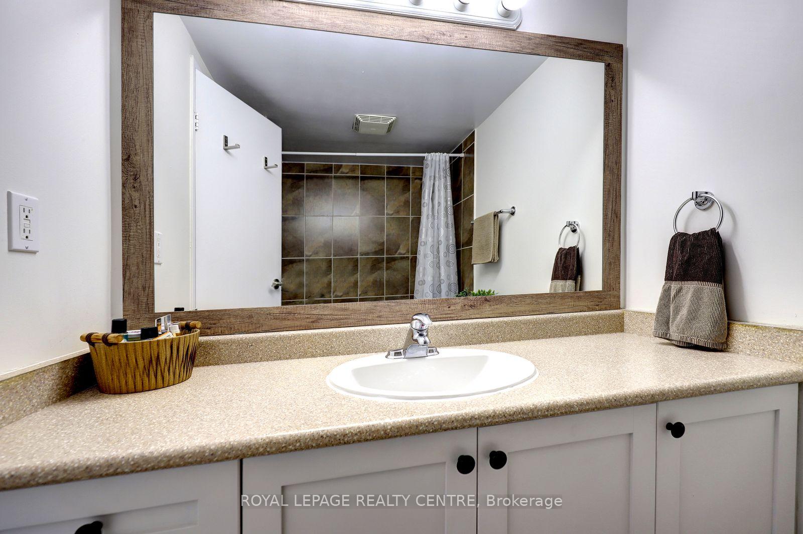 Photo 22 of Unit 201, 1000 Cedarglen Gate, Mississauga, Erindale — HOMEH