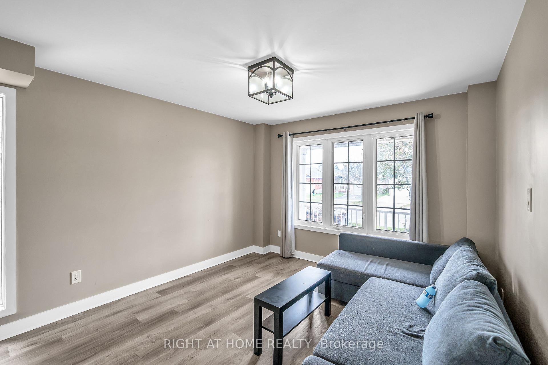 Photo 5 of 635 Longworth Avenue, Clarington, Bowmanville — HOMEH