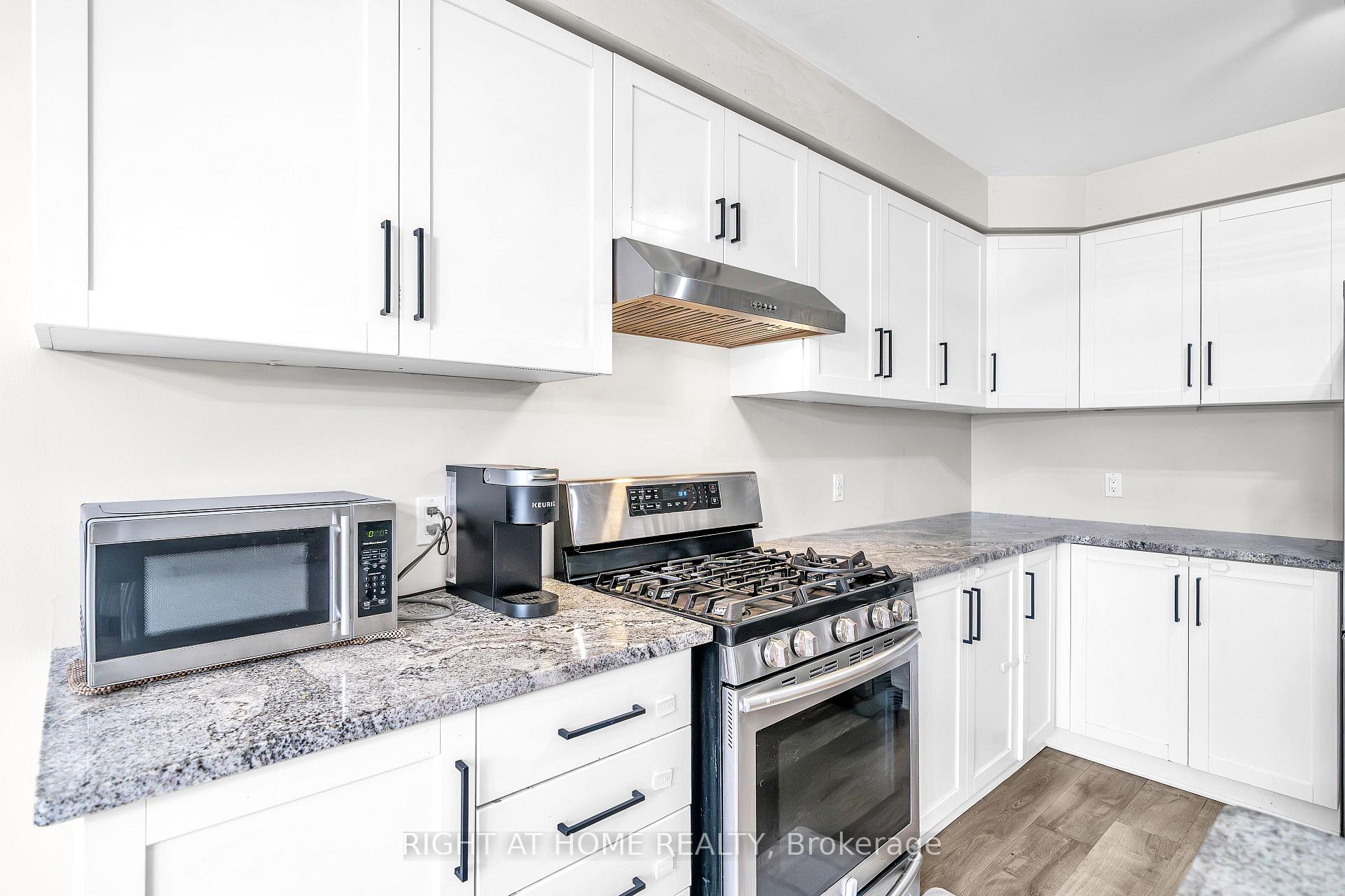Photo 13 of 635 Longworth Avenue, Clarington, Bowmanville — HOMEH