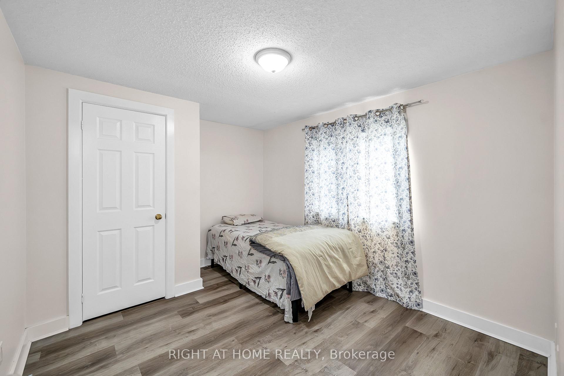 Photo 22 of 635 Longworth Avenue, Clarington, Bowmanville — HOMEH