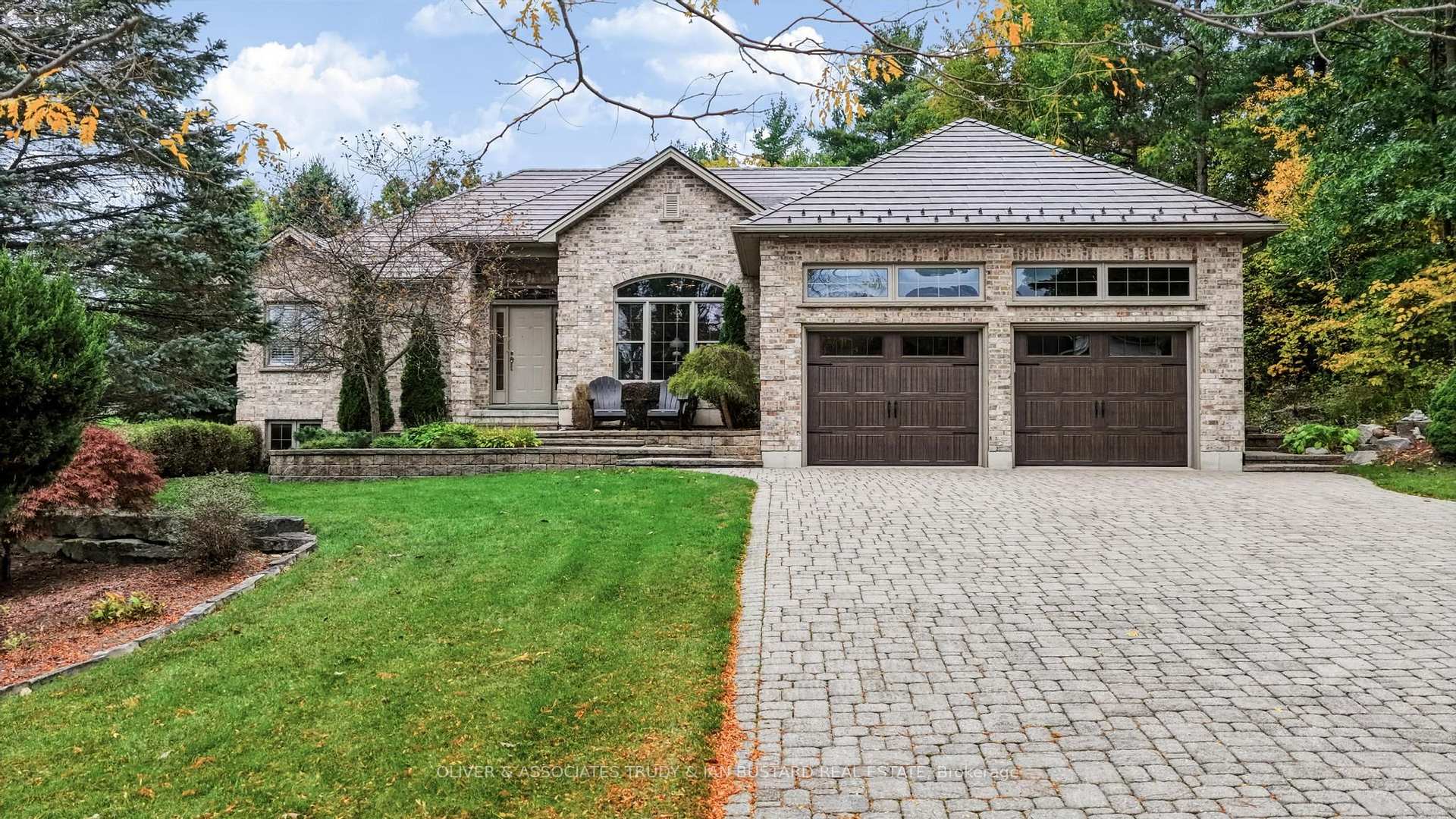 Photo 1 of 10075 Jennison Crescent, Lambton Shores, Grand Bend — HOMEH