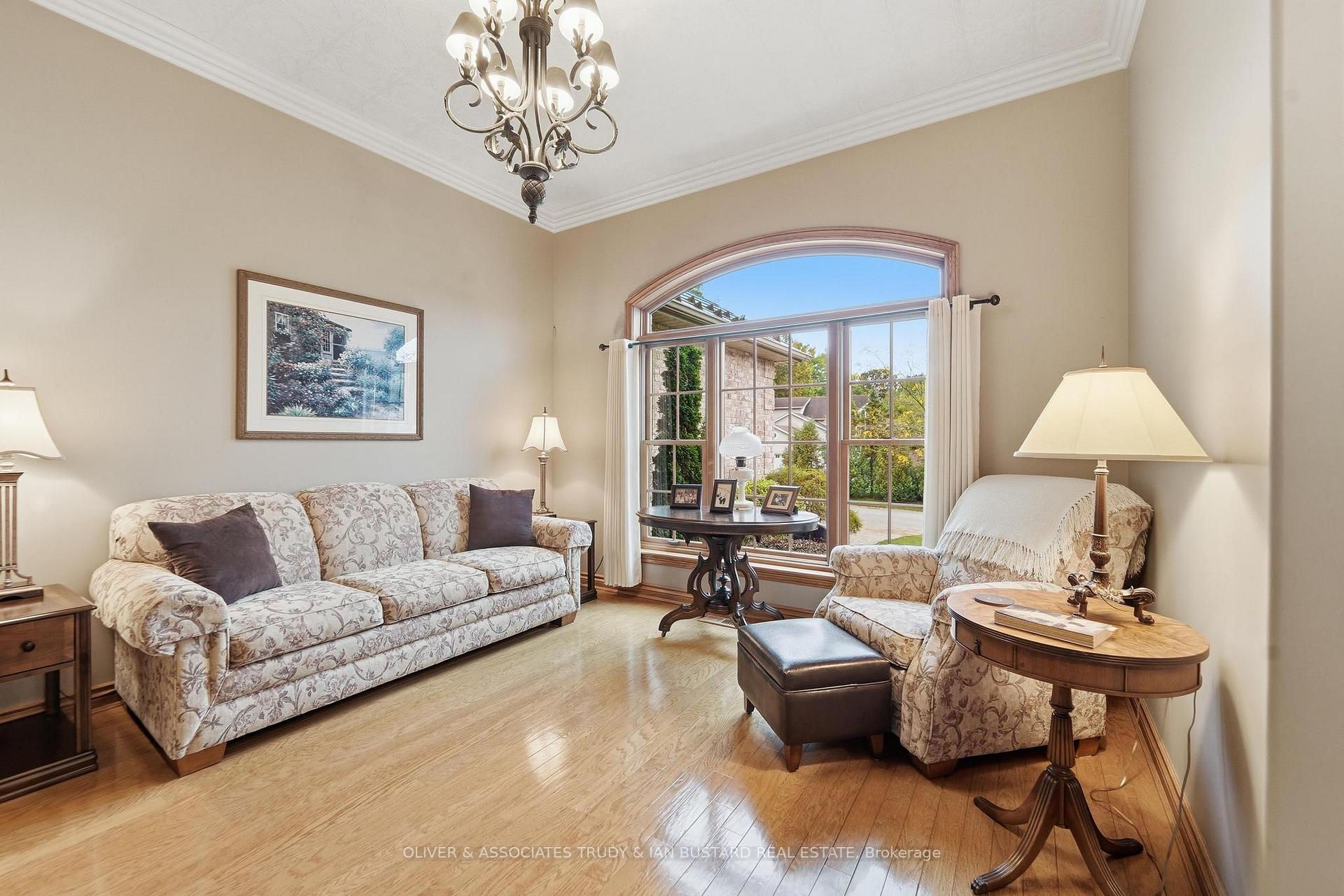 Photo 6 of 10075 Jennison Crescent, Lambton Shores, Grand Bend — HOMEH