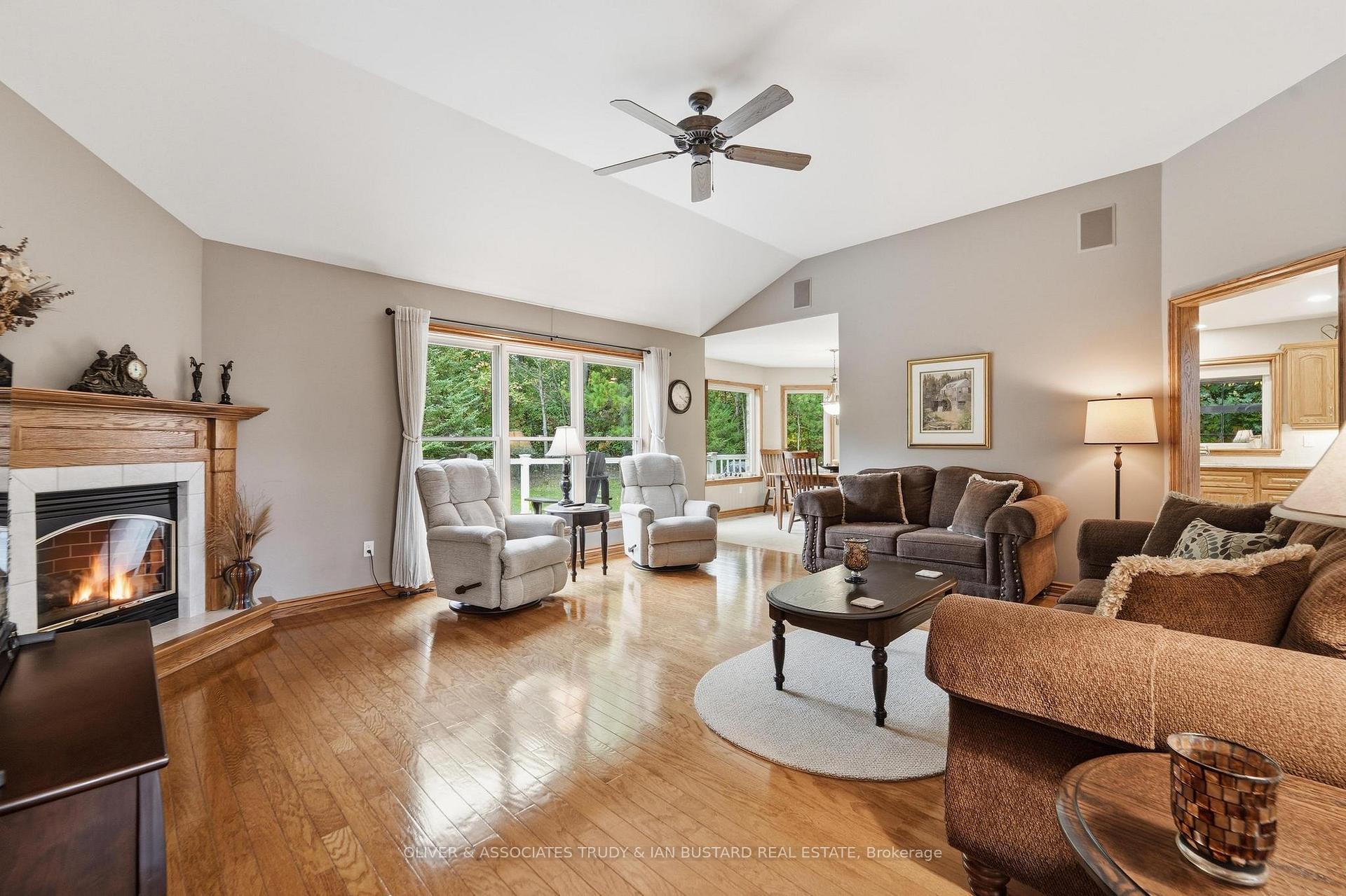 Photo 7 of 10075 Jennison Crescent, Lambton Shores, Grand Bend — HOMEH