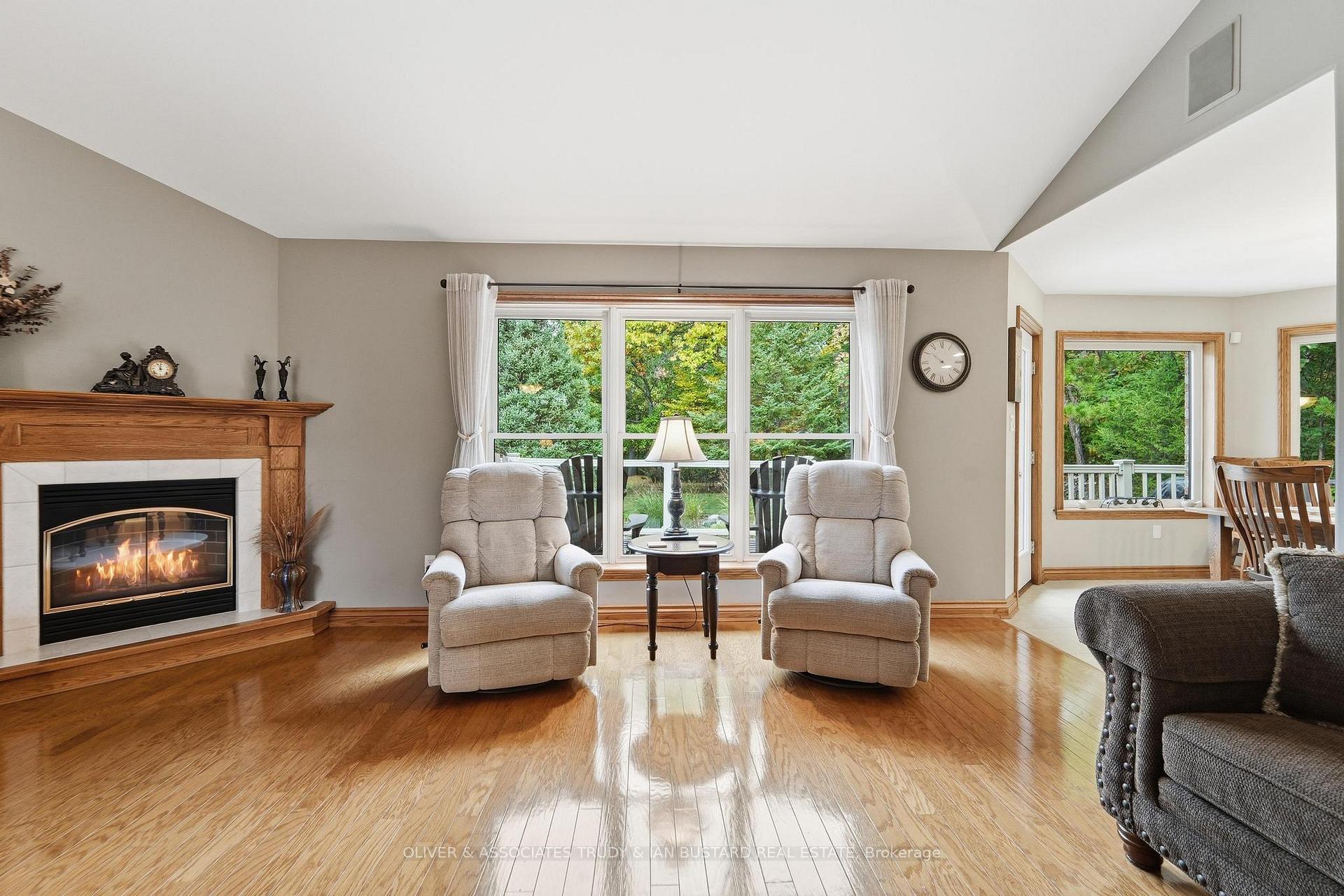 Photo 8 of 10075 Jennison Crescent, Lambton Shores, Grand Bend — HOMEH