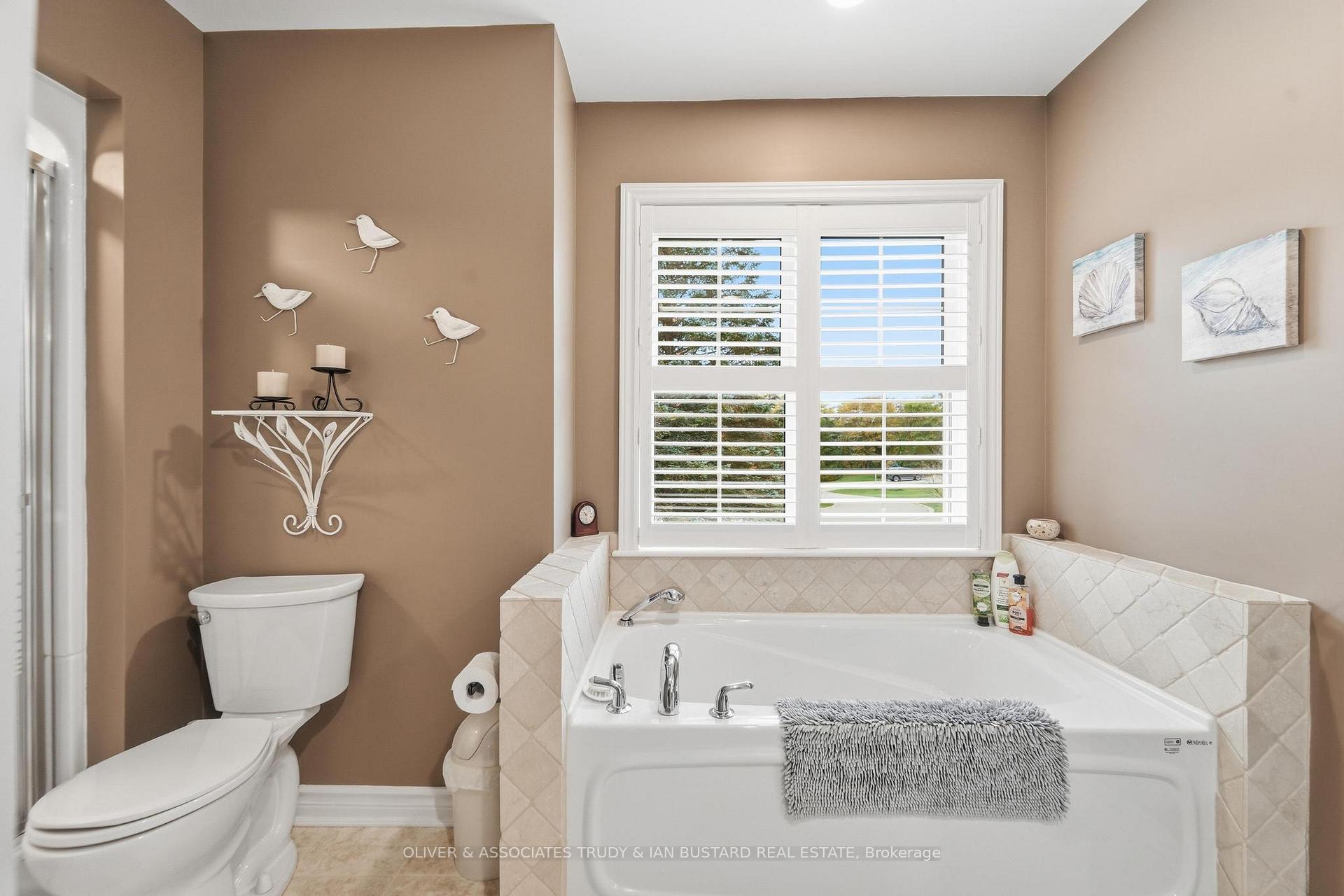 Photo 23 of 10075 Jennison Crescent, Lambton Shores, Grand Bend — HOMEH