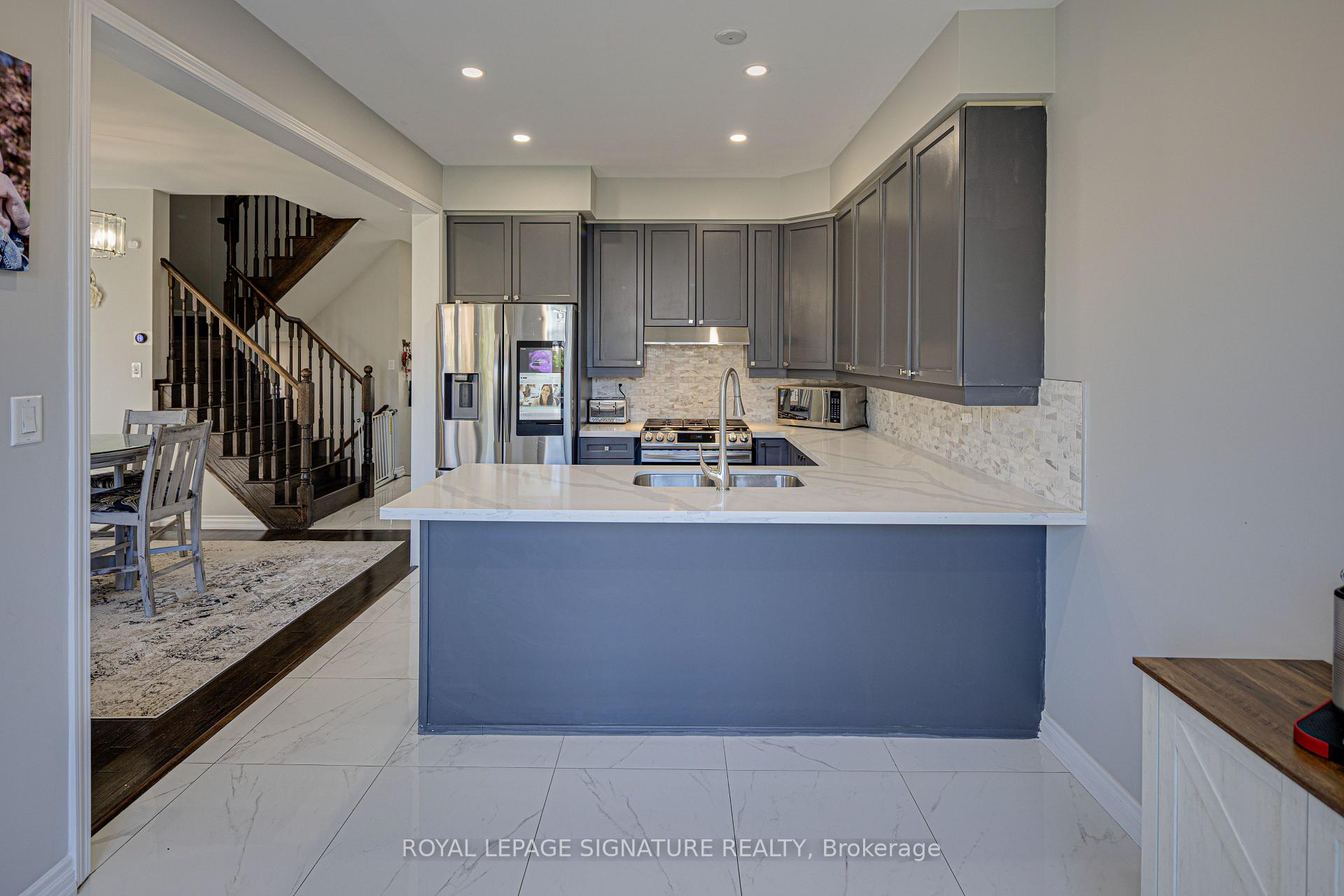 Photo 6 of 1832 Misthollow Drive, Pickering, Duffin Heights — HOMEH