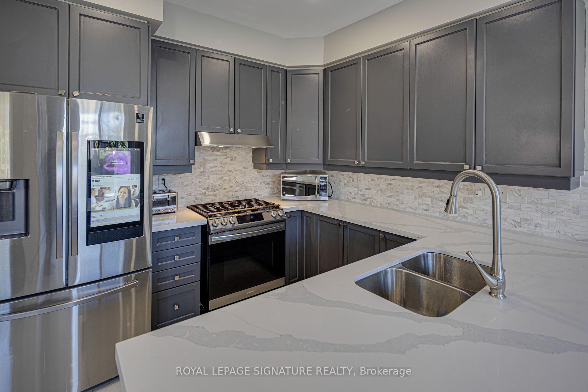 Photo 9 of 1832 Misthollow Drive, Pickering, Duffin Heights — HOMEH