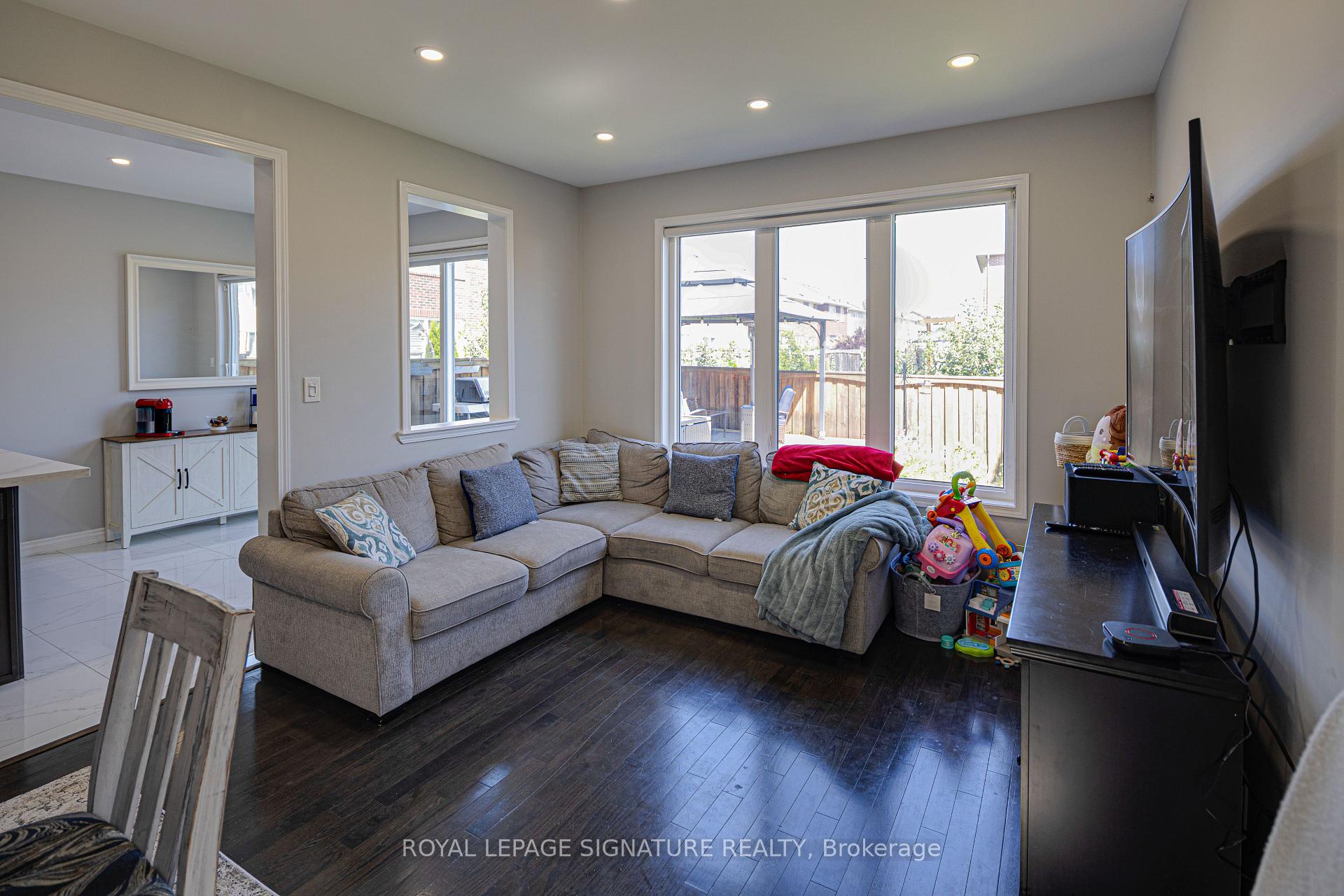 Photo 15 of 1832 Misthollow Drive, Pickering, Duffin Heights — HOMEH