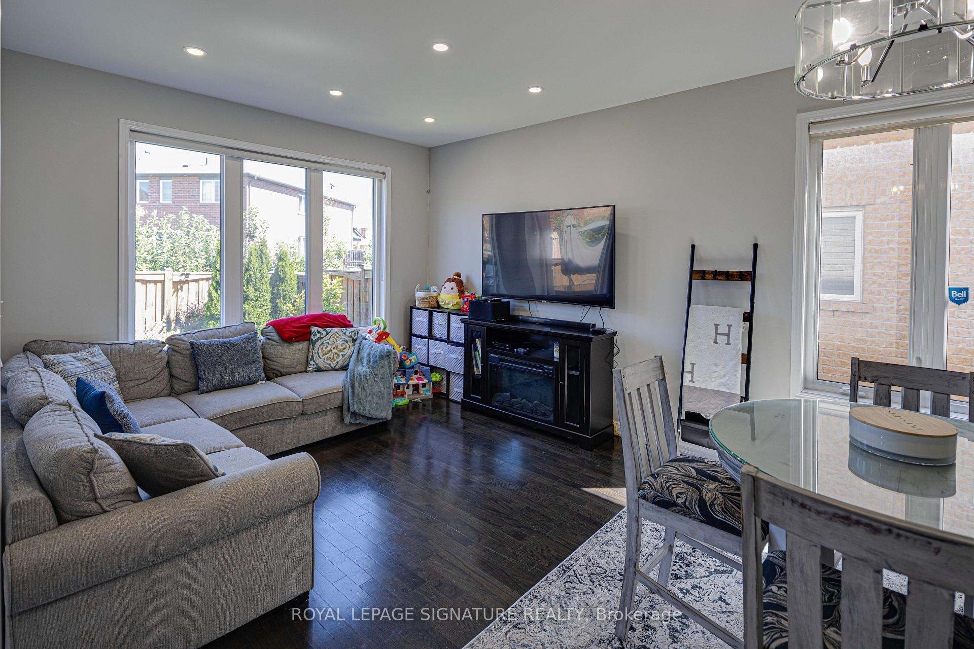 Photo 16 of 1832 Misthollow Drive, Pickering, Duffin Heights — HOMEH