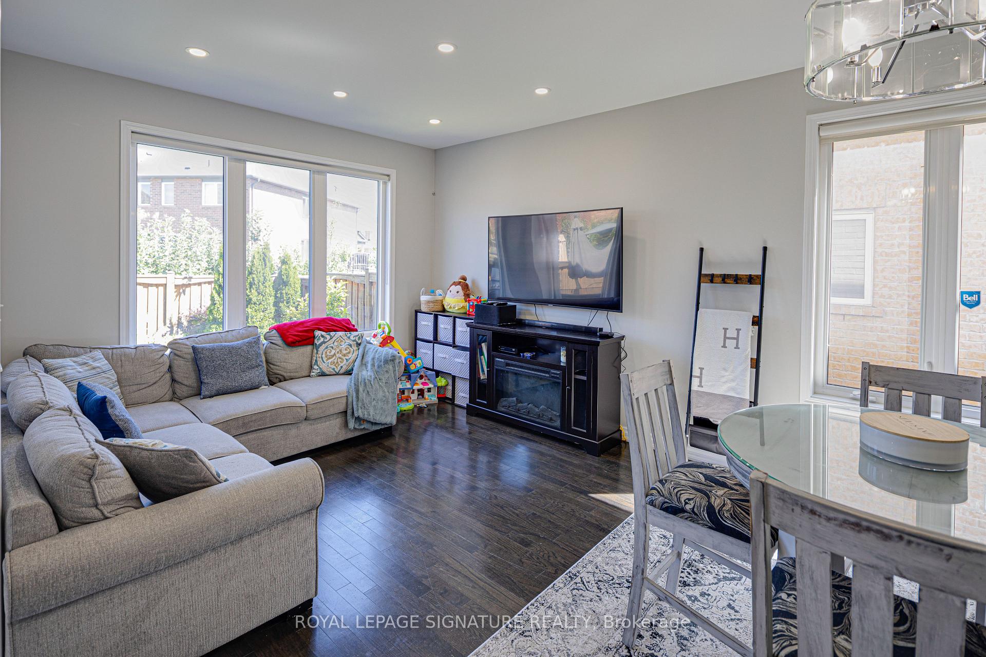 Photo 17 of 1832 Misthollow Drive, Pickering, Duffin Heights — HOMEH
