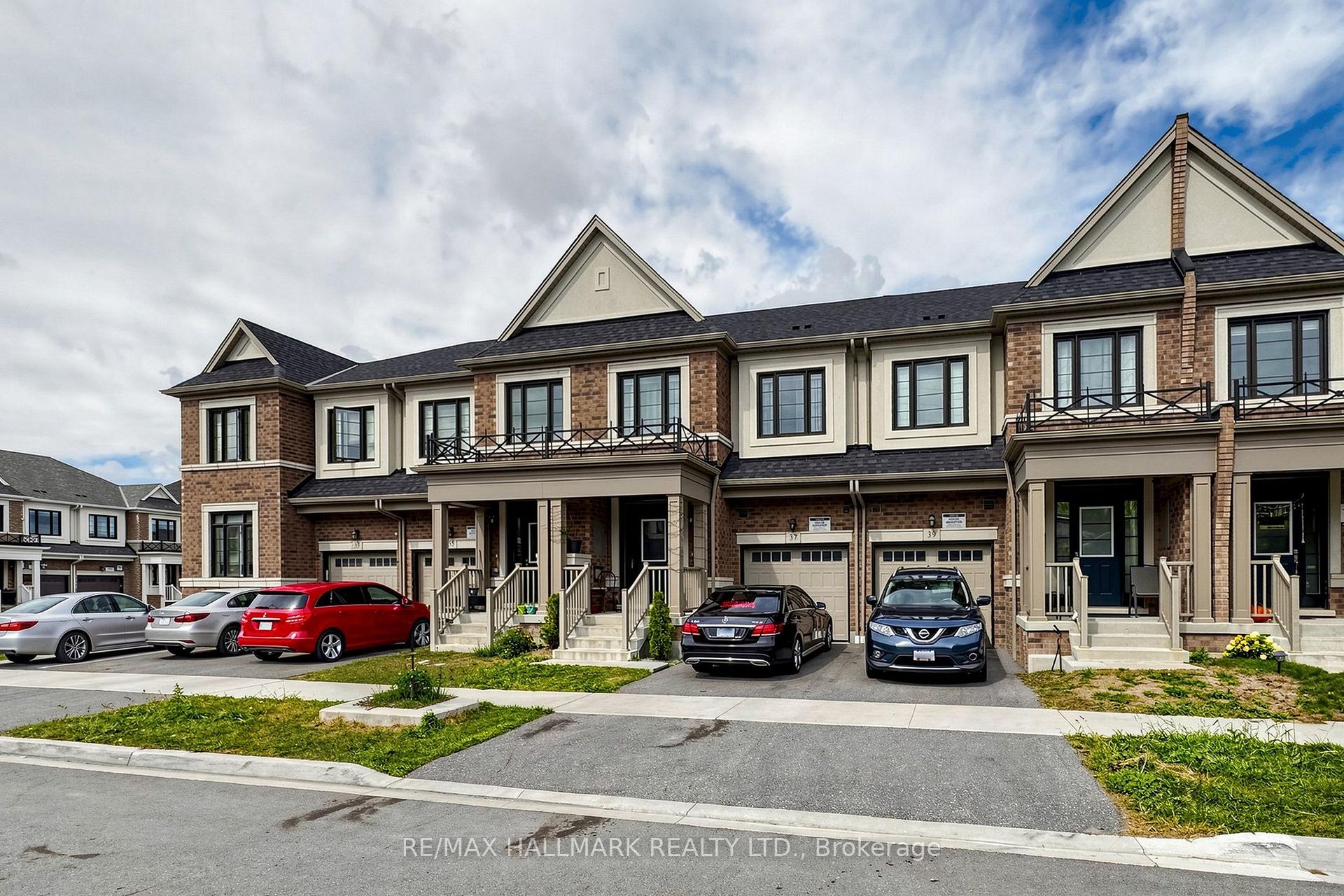 Photo 3 of 37 Velvet Drive, Whitby, Rural Whitby — HOMEH