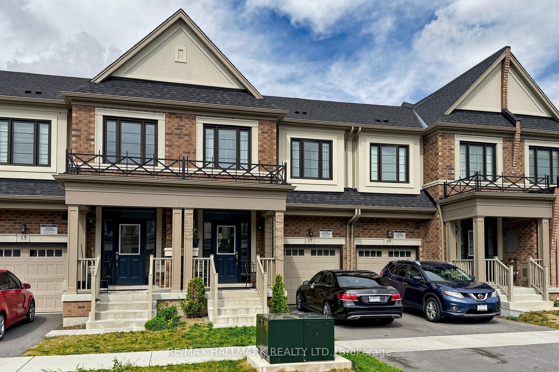 Photo 5 of 37 Velvet Drive, Whitby, Rural Whitby — HOMEH