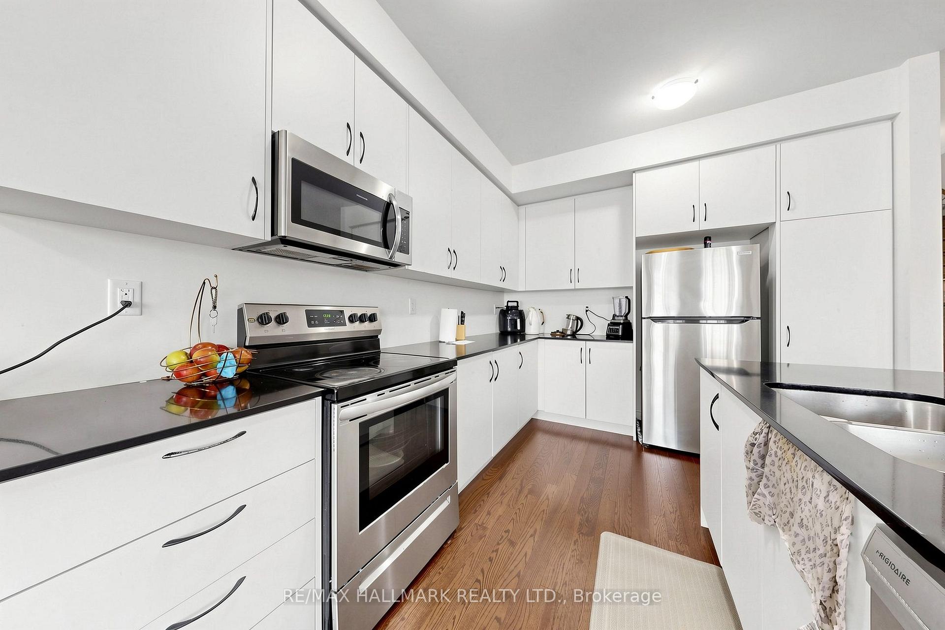 Photo 17 of 37 Velvet Drive, Whitby, Rural Whitby — HOMEH