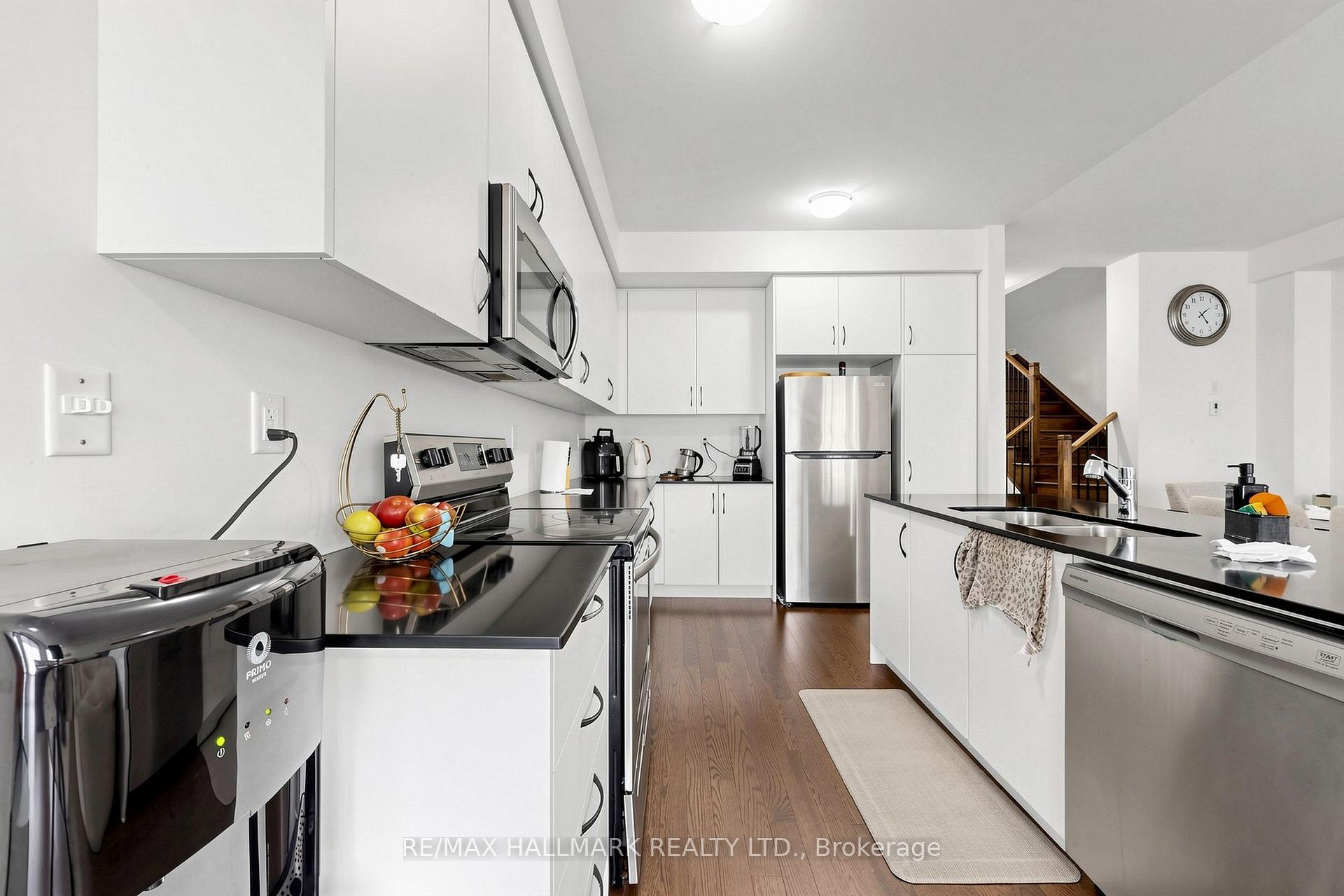 Photo 18 of 37 Velvet Drive, Whitby, Rural Whitby — HOMEH