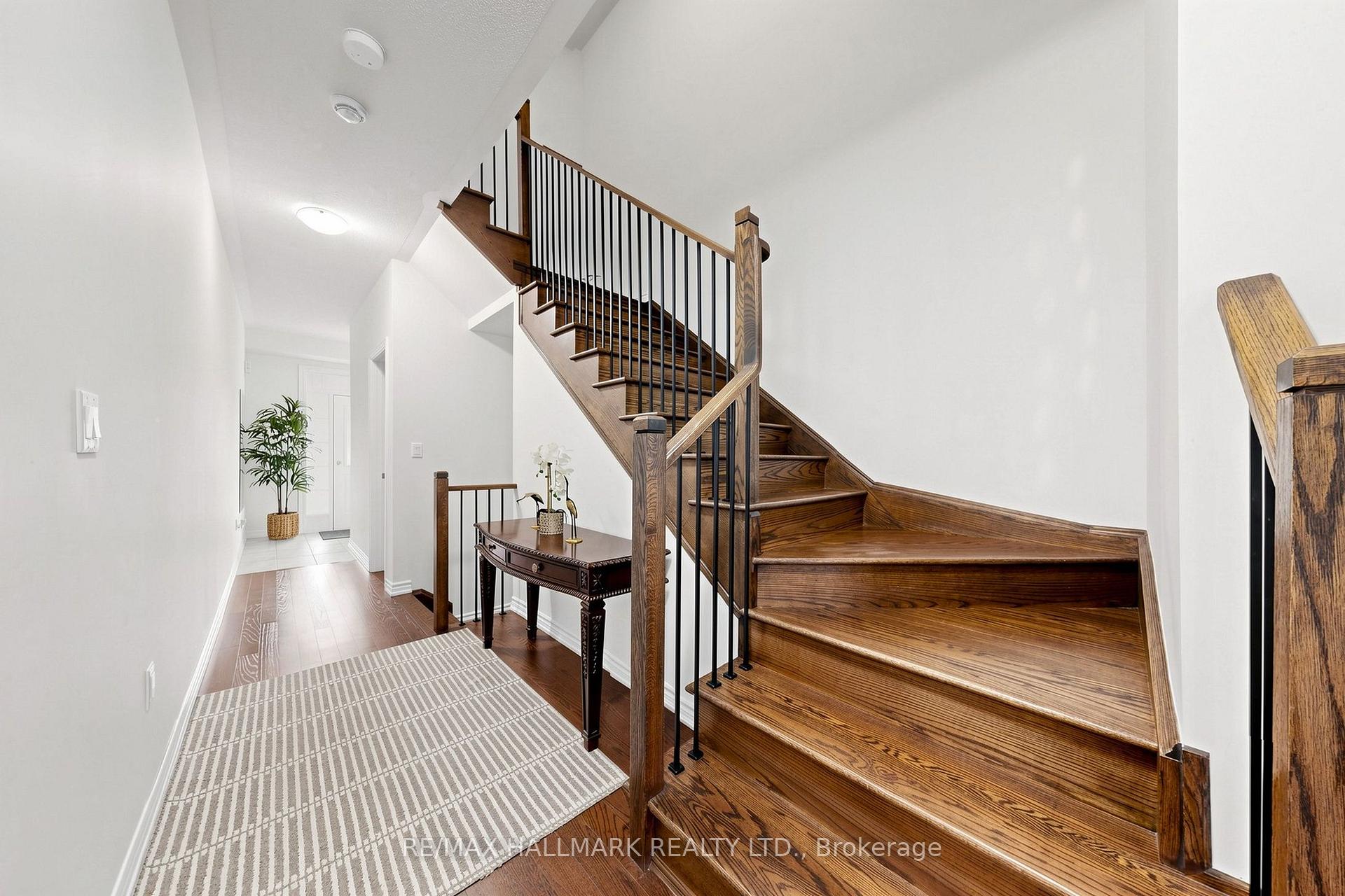 Photo 23 of 37 Velvet Drive, Whitby, Rural Whitby — HOMEH