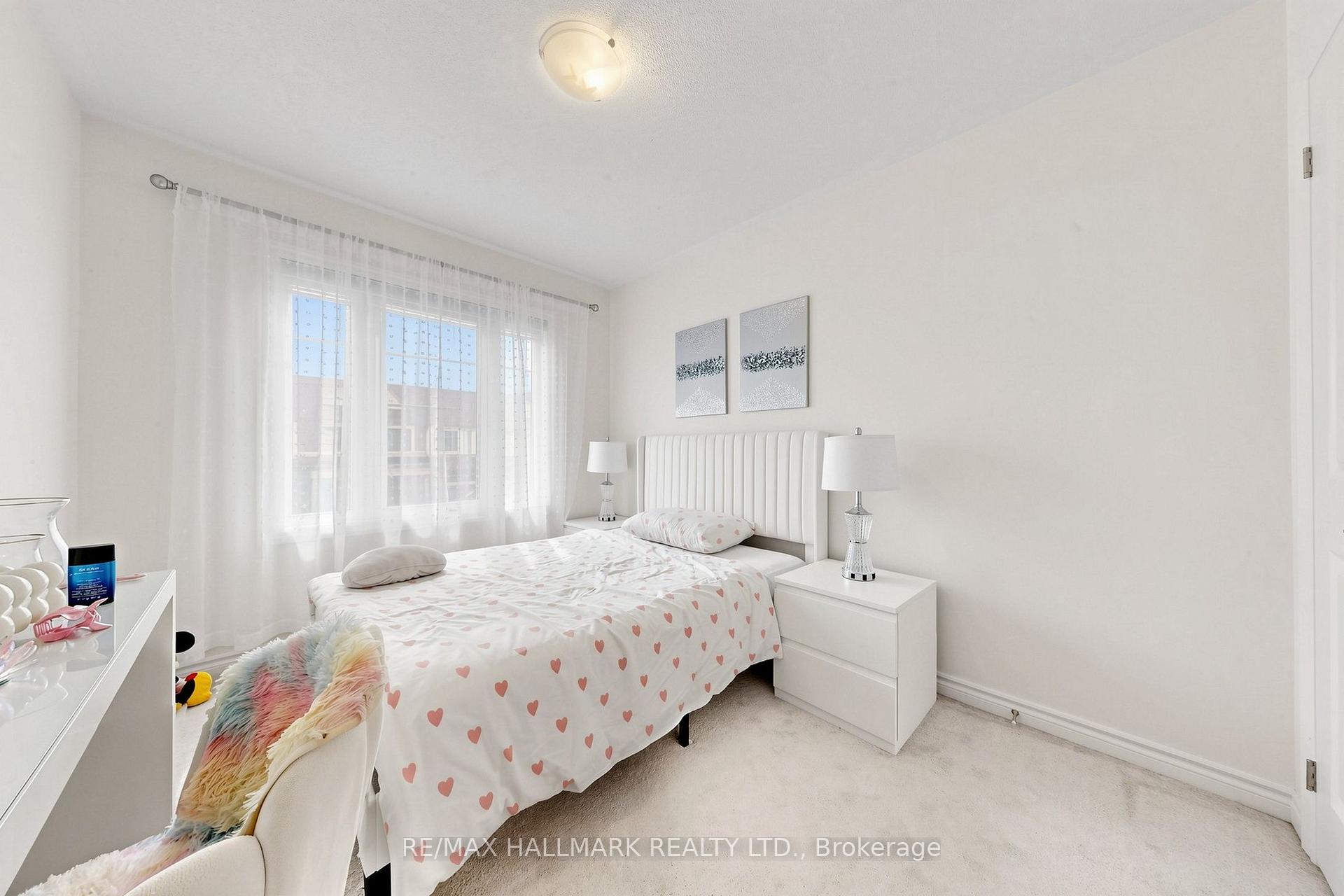 Photo 25 of 37 Velvet Drive, Whitby, Rural Whitby — HOMEH