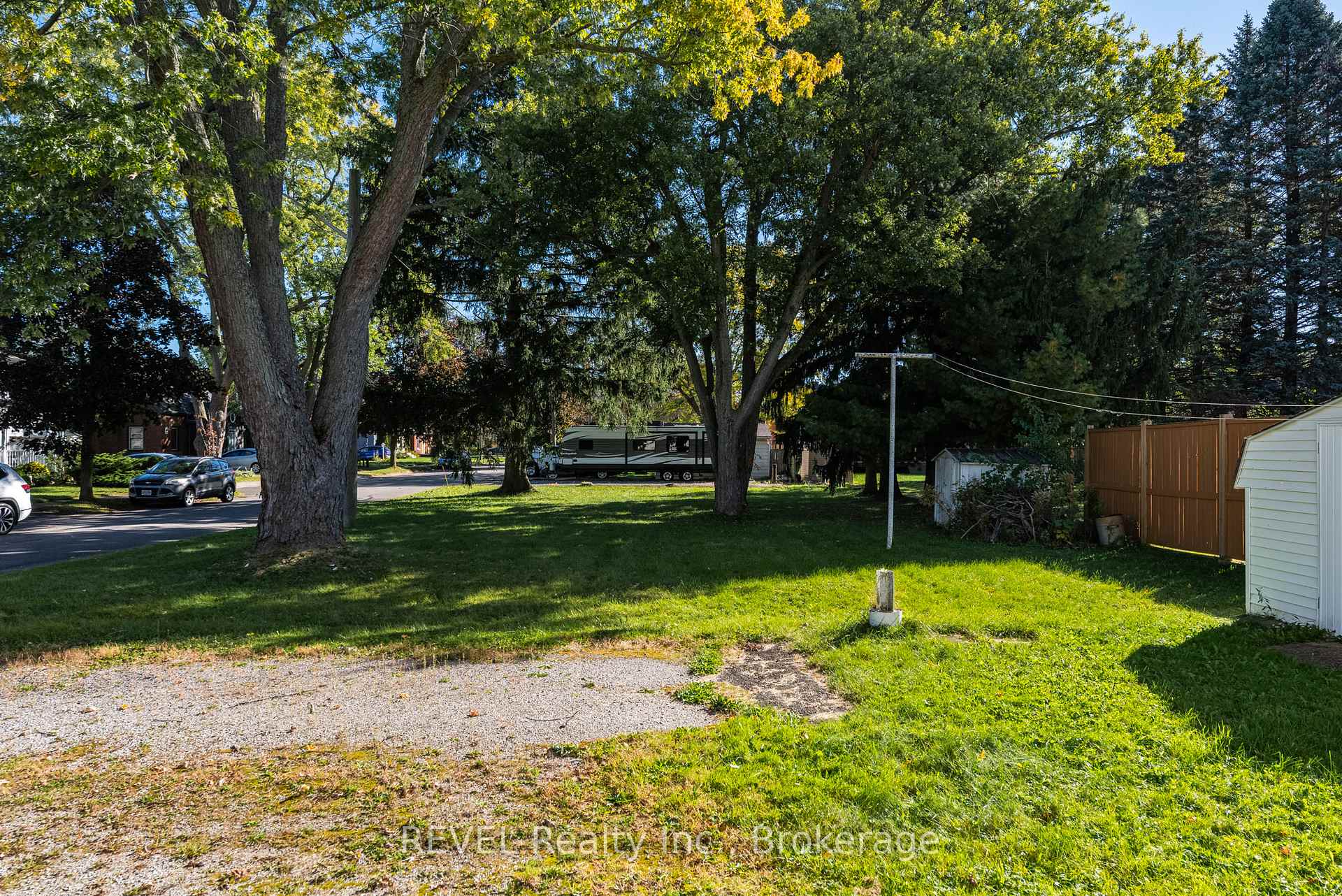 Photo 3 of 7044 Leeming Street, Niagara Falls, Hospital — HOMEH