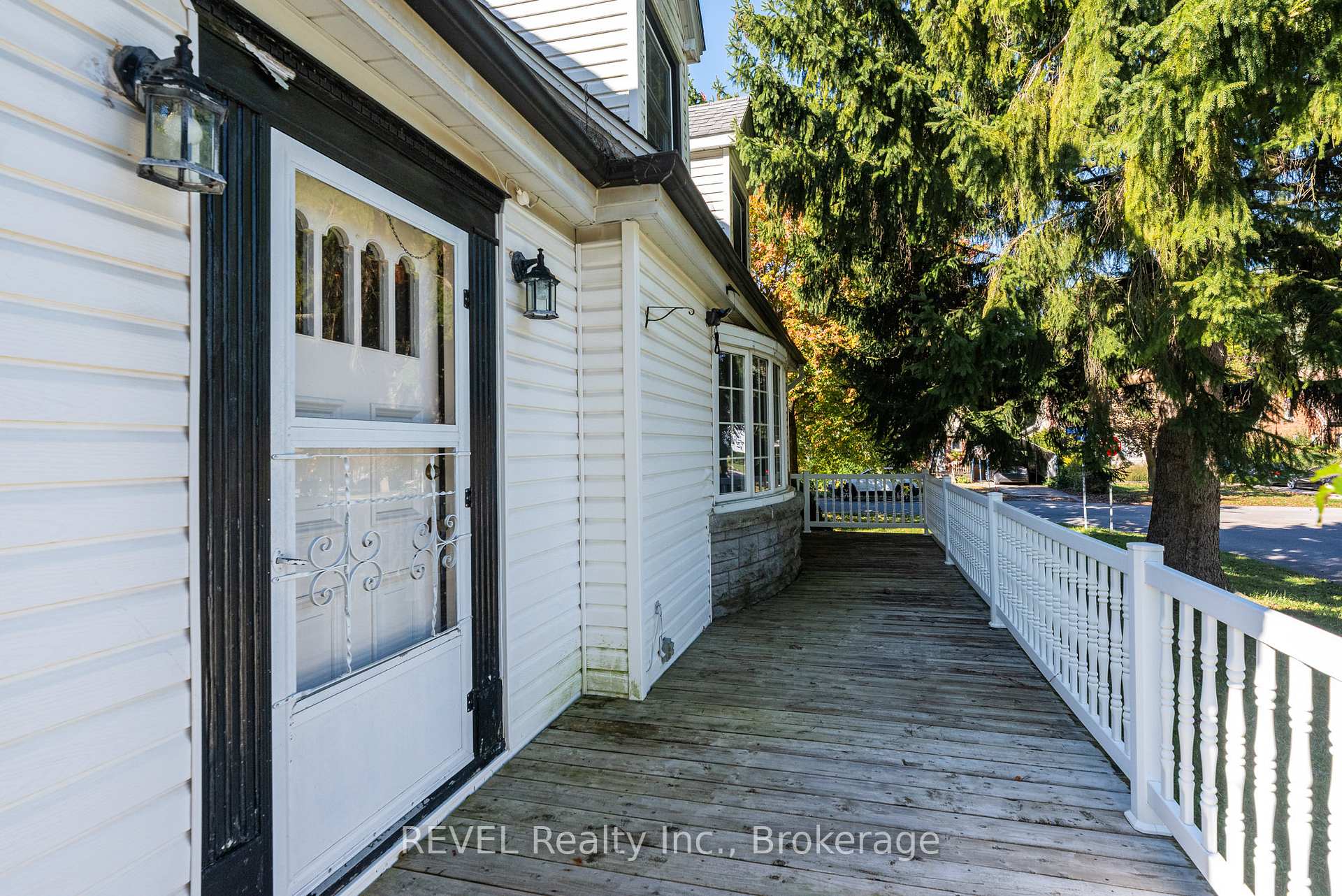 Photo 5 of 7044 Leeming Street, Niagara Falls, Hospital — HOMEH