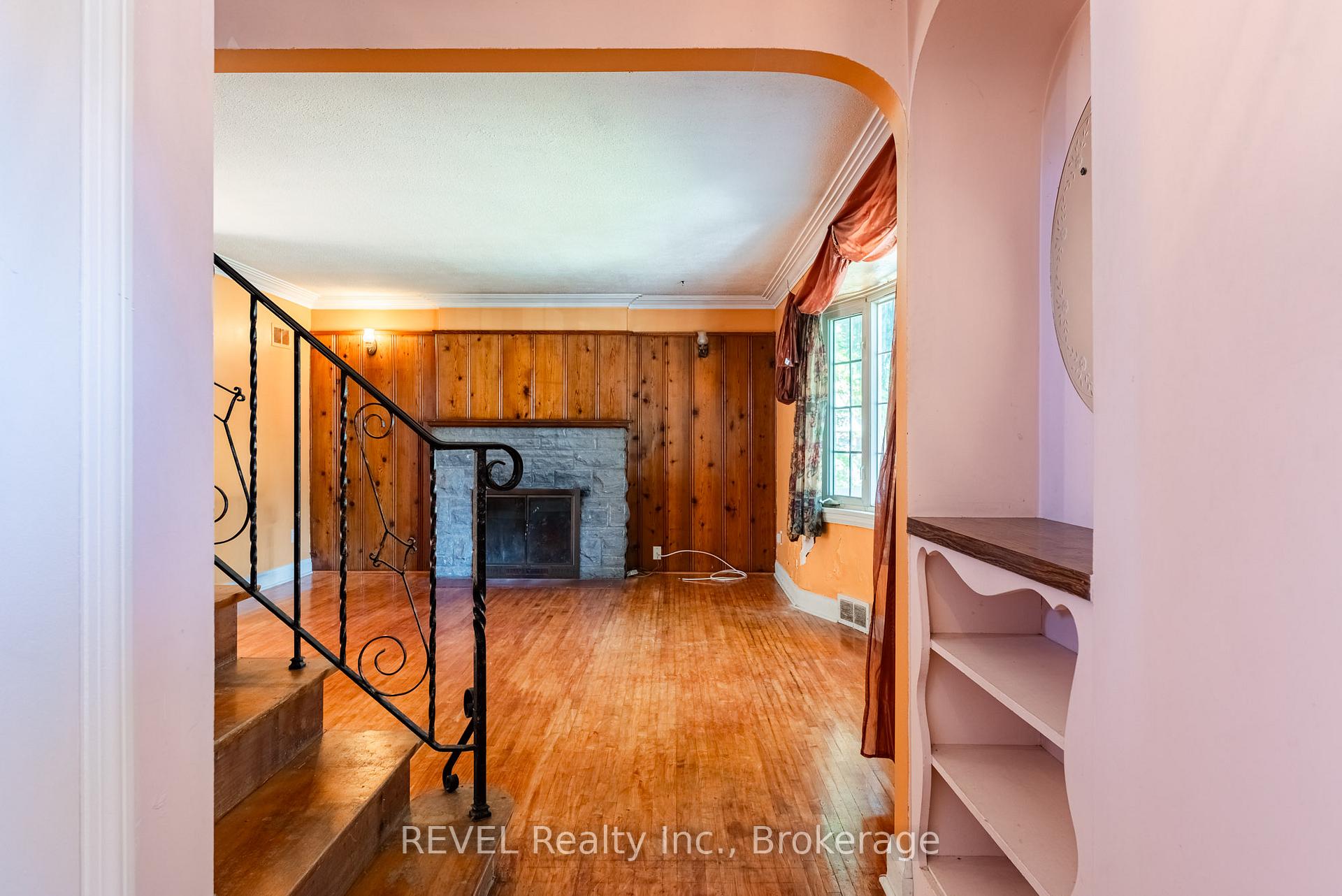 Photo 8 of 7044 Leeming Street, Niagara Falls, Hospital — HOMEH