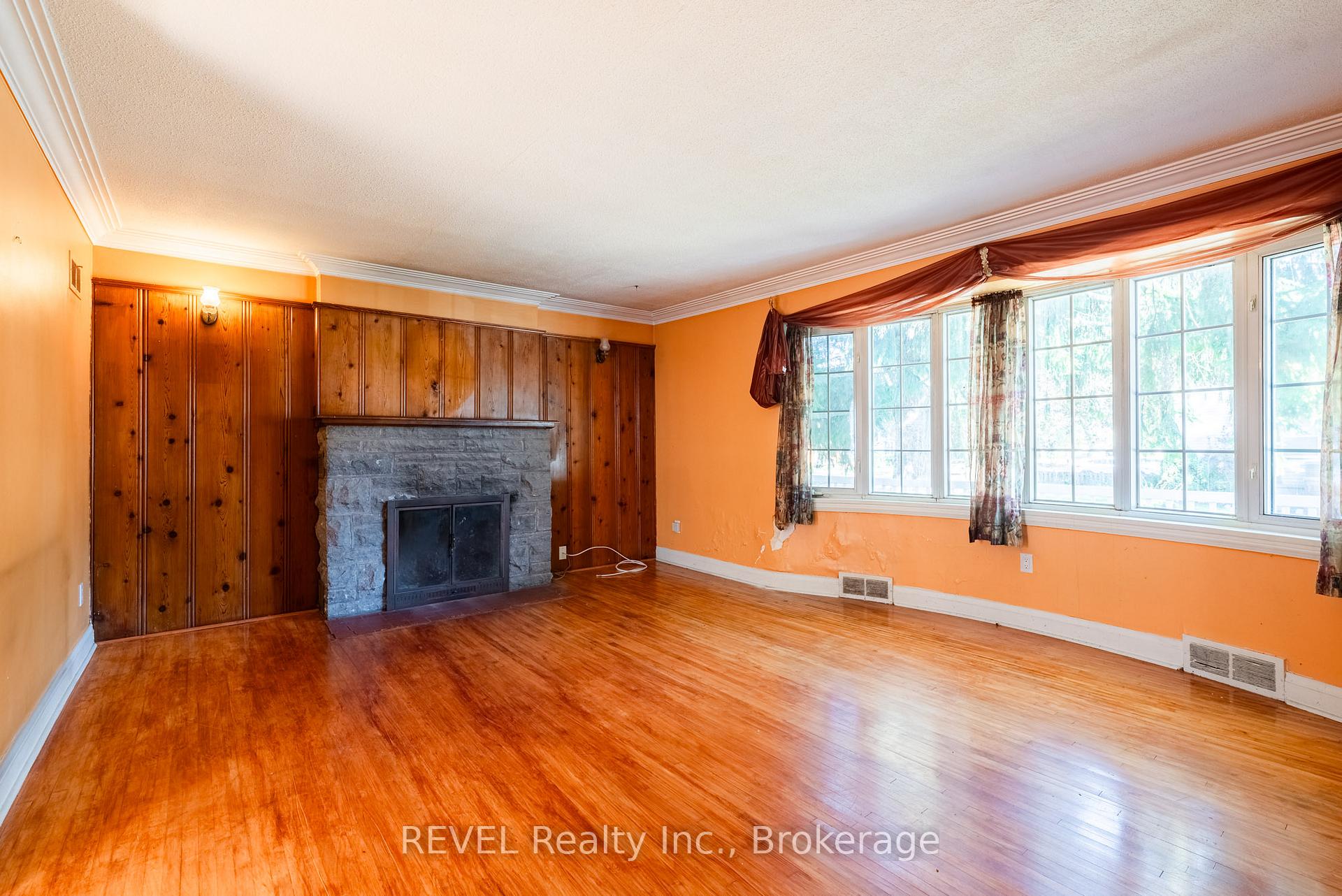 Photo 10 of 7044 Leeming Street, Niagara Falls, Hospital — HOMEH