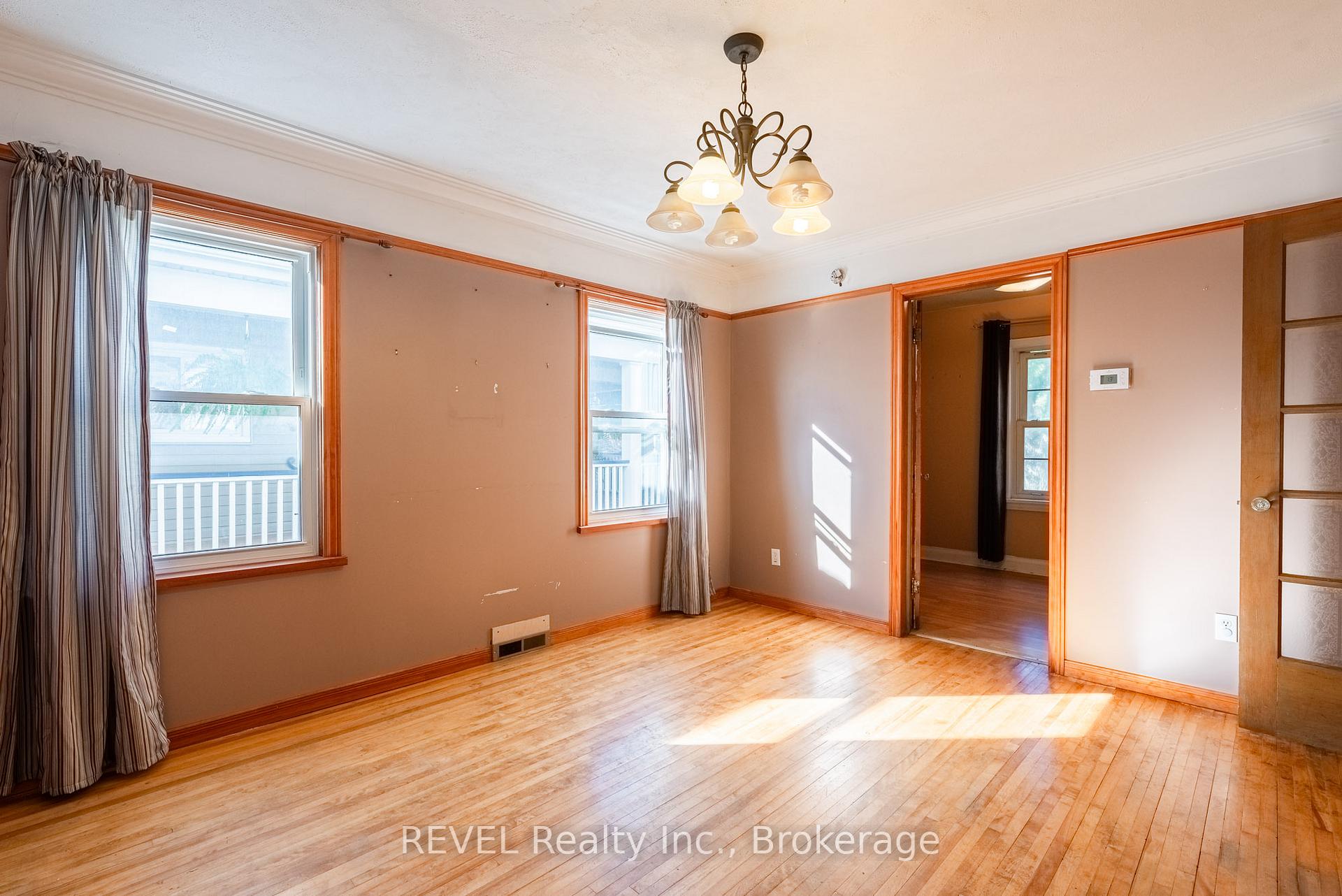 Photo 14 of 7044 Leeming Street, Niagara Falls, Hospital — HOMEH