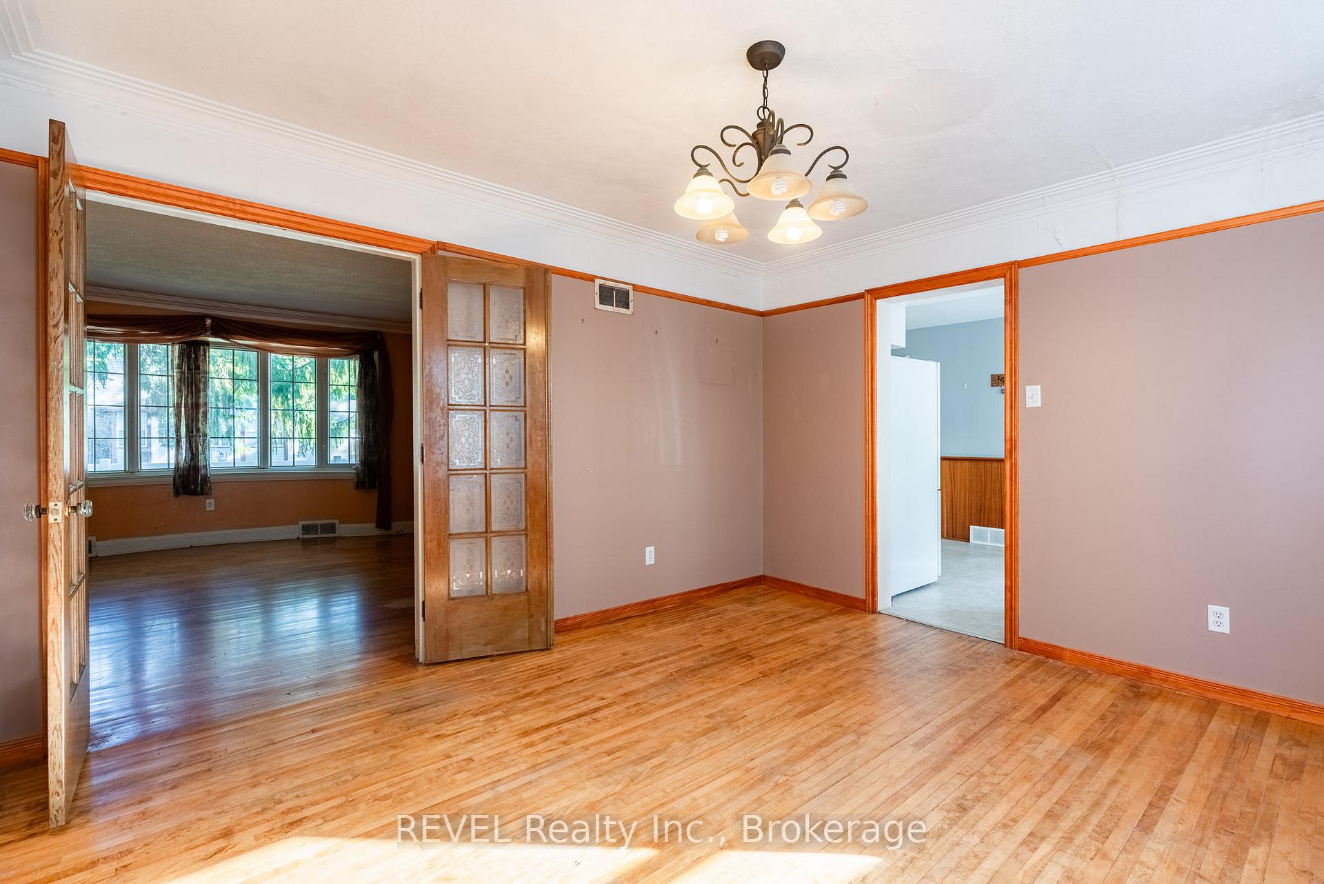 Photo 16 of 7044 Leeming Street, Niagara Falls, Hospital — HOMEH
