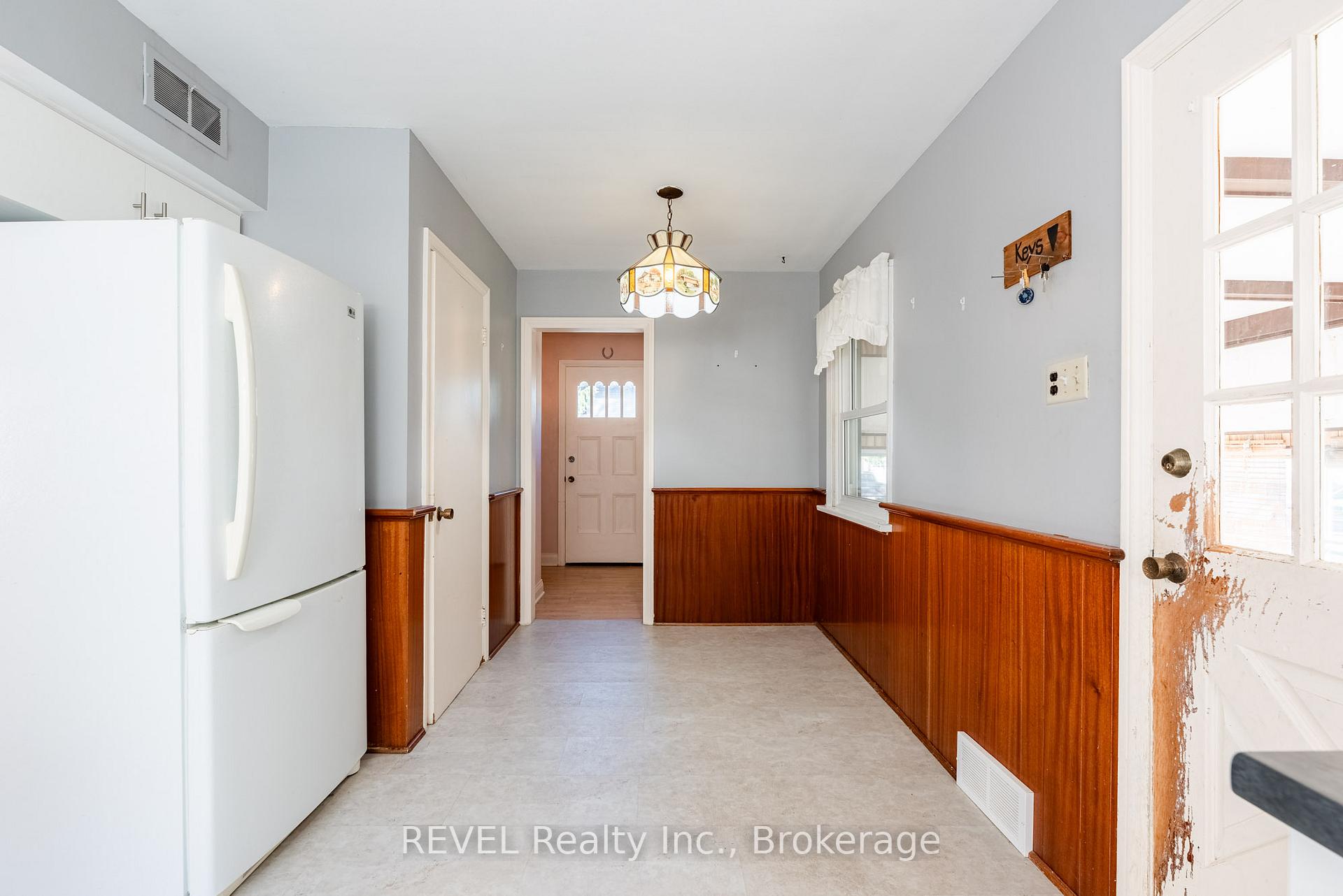 Photo 24 of 7044 Leeming Street, Niagara Falls, Hospital — HOMEH