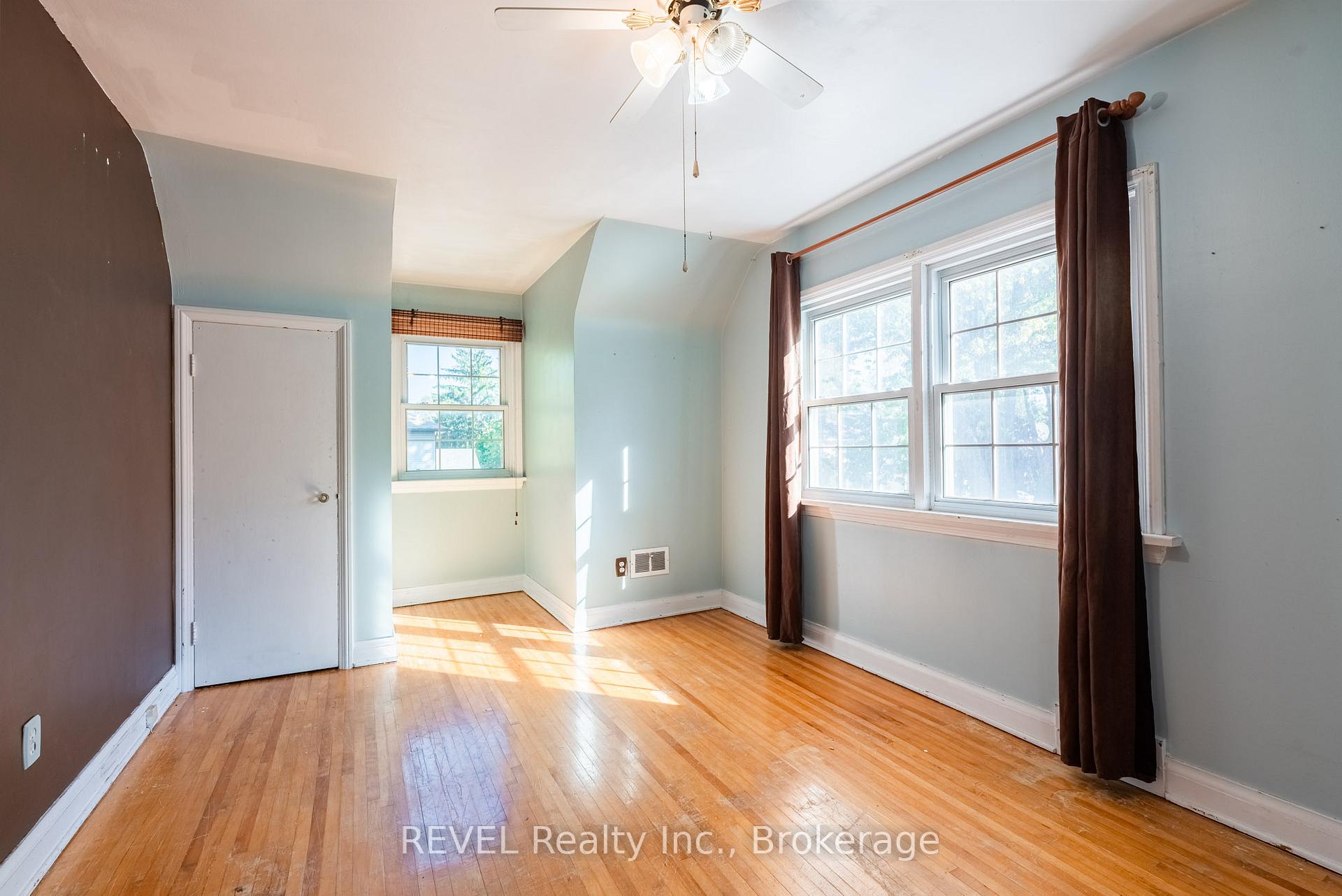 Photo 29 of 7044 Leeming Street, Niagara Falls, Hospital — HOMEH