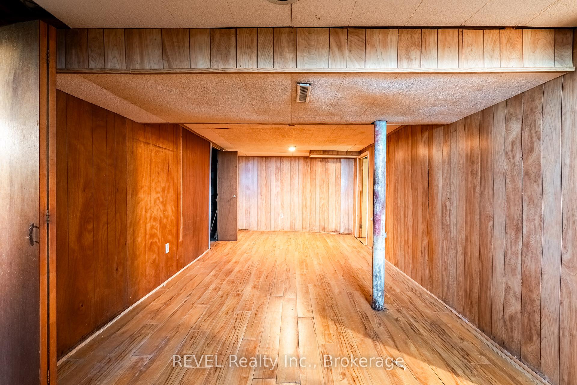 Photo 40 of 7044 Leeming Street, Niagara Falls, Hospital — HOMEH