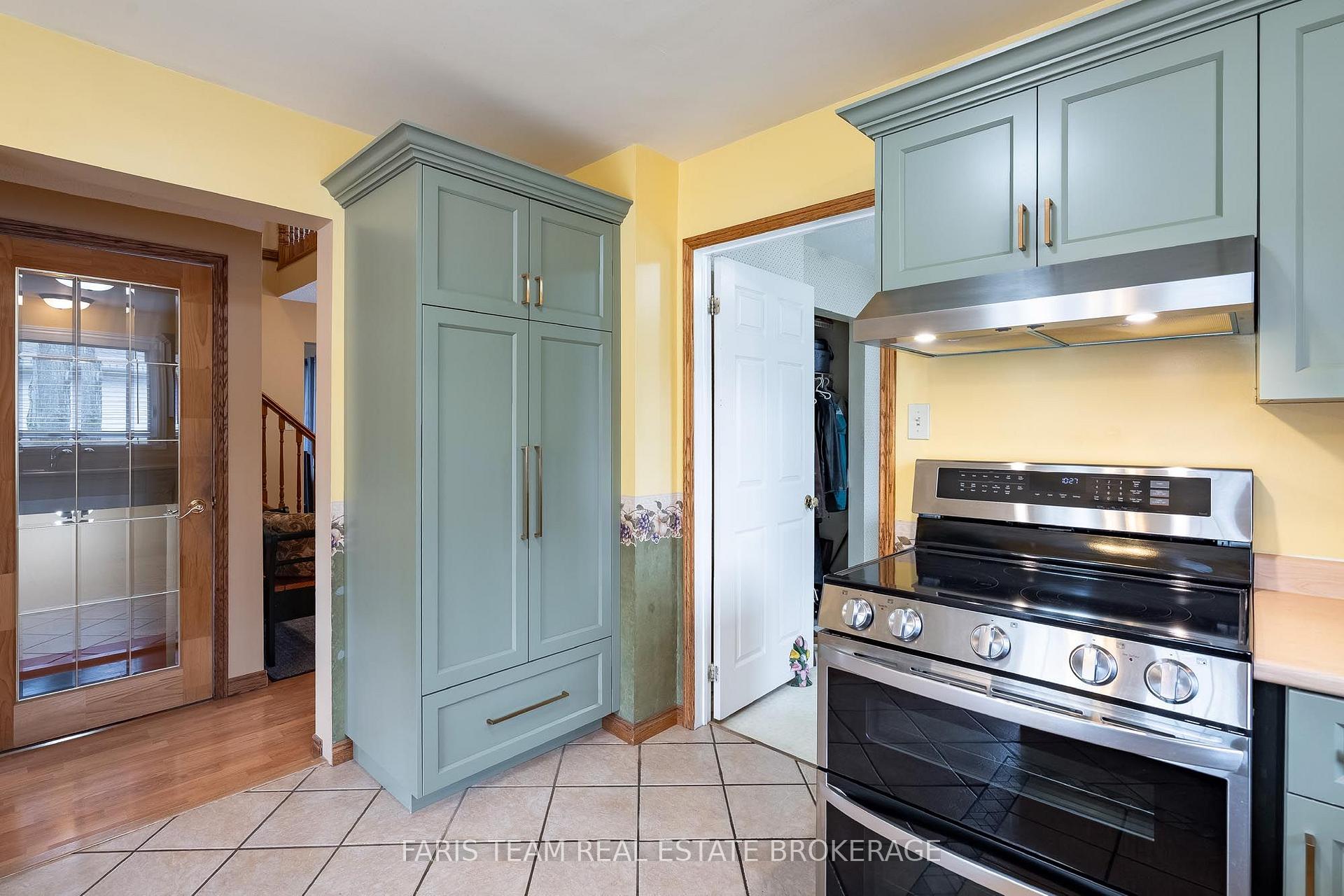 Photo 9 of 1 Hallen Drive, Penetanguishene — HOMEH