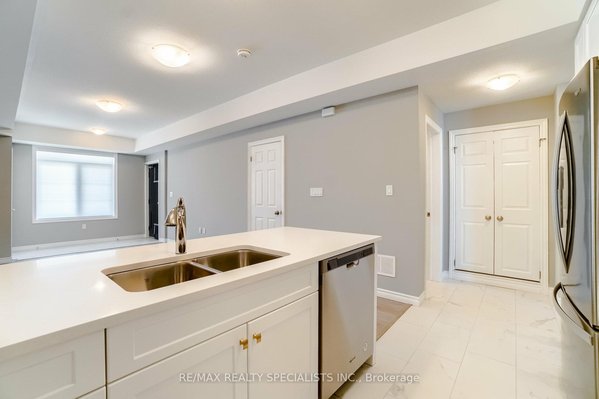 Photo 4 of 120 Wheat Lane, Kitchener, Huron Park — HOMEH