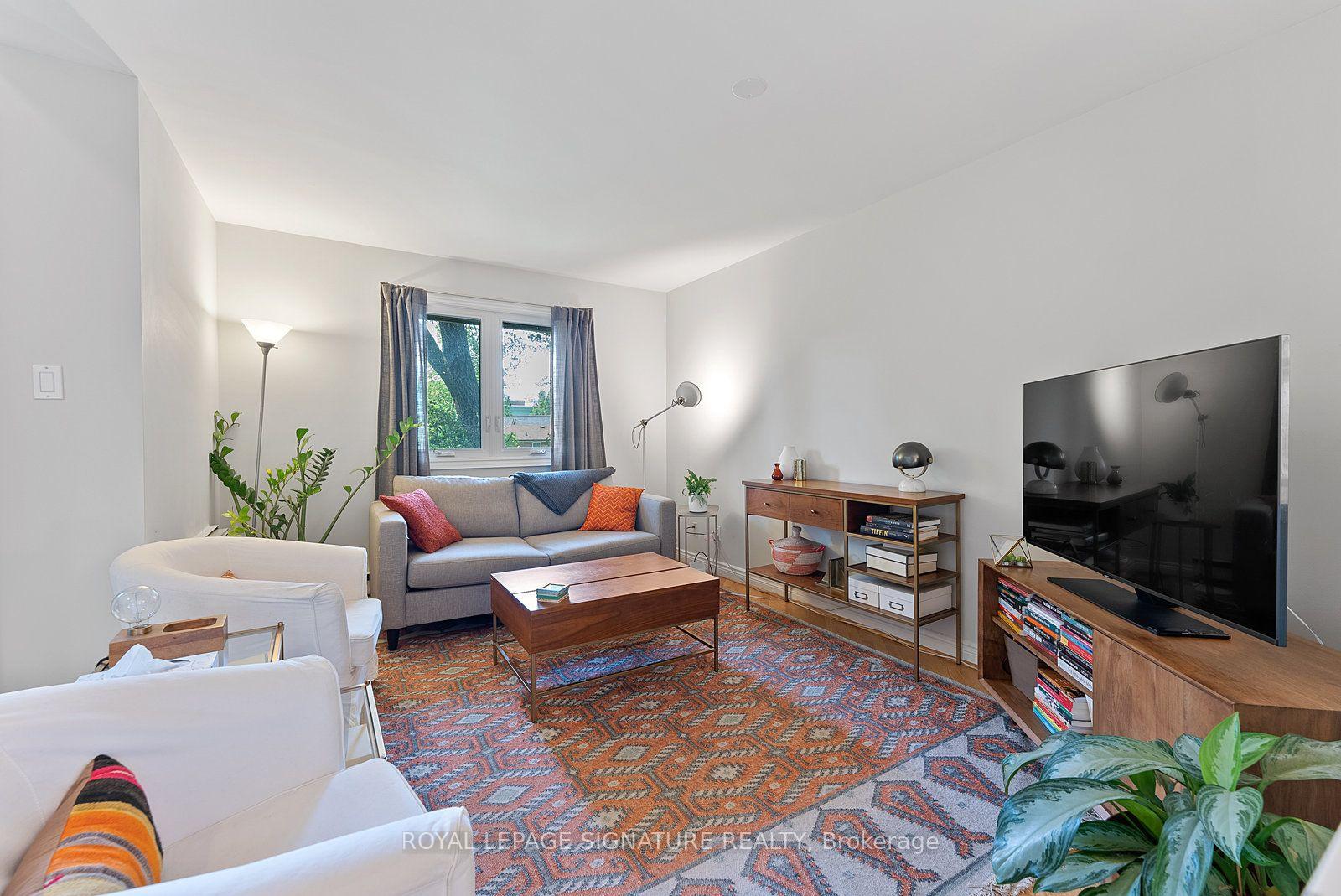 Photo 2 of Unit 2, 359 Albany Avenue, Toronto, The Annex — HOMEH