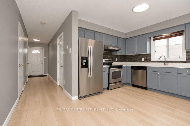 Photo 8 of 521 Blackwater Place, London, North C — HOMEH