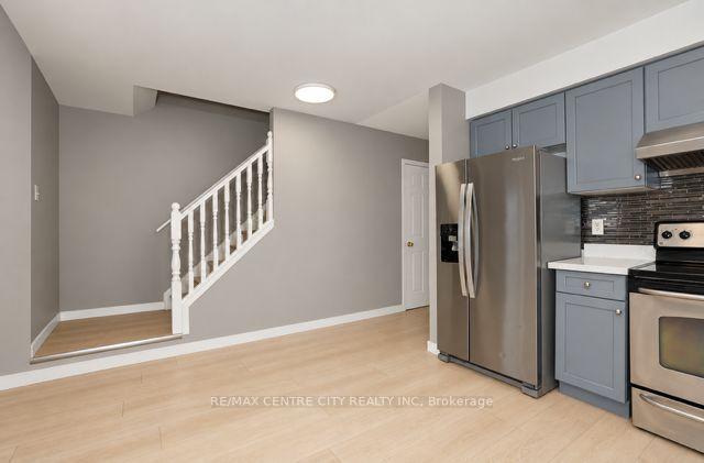 Photo 16 of 521 Blackwater Place, London, North C — HOMEH