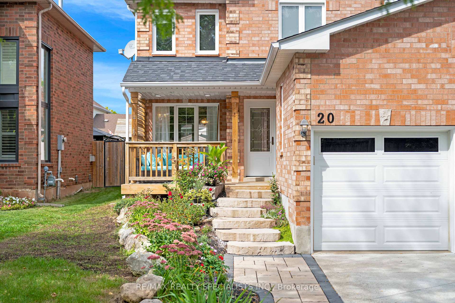 Photo 4 of 20 McCullough Crescent, Halton Hills, Georgetown — HOMEH