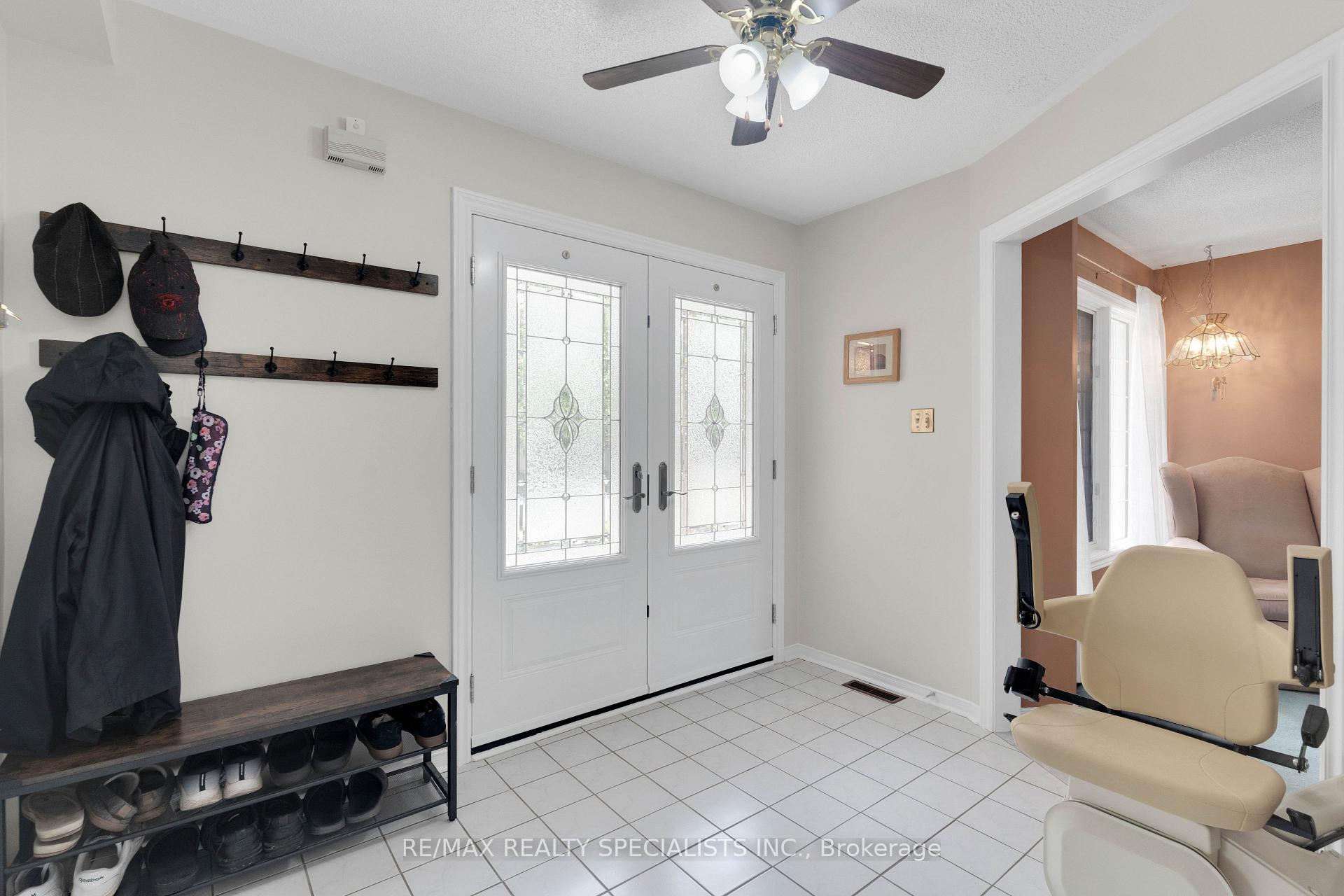 Photo 7 of 20 McCullough Crescent, Halton Hills, Georgetown — HOMEH