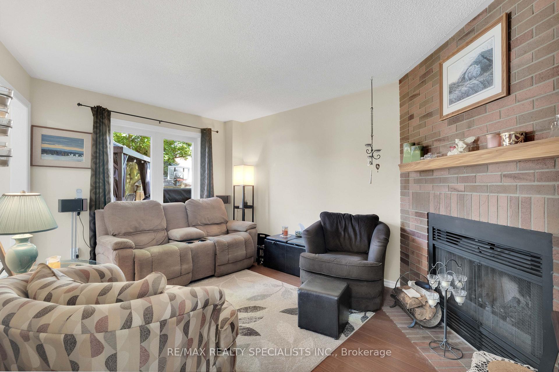 Photo 12 of 20 McCullough Crescent, Halton Hills, Georgetown — HOMEH