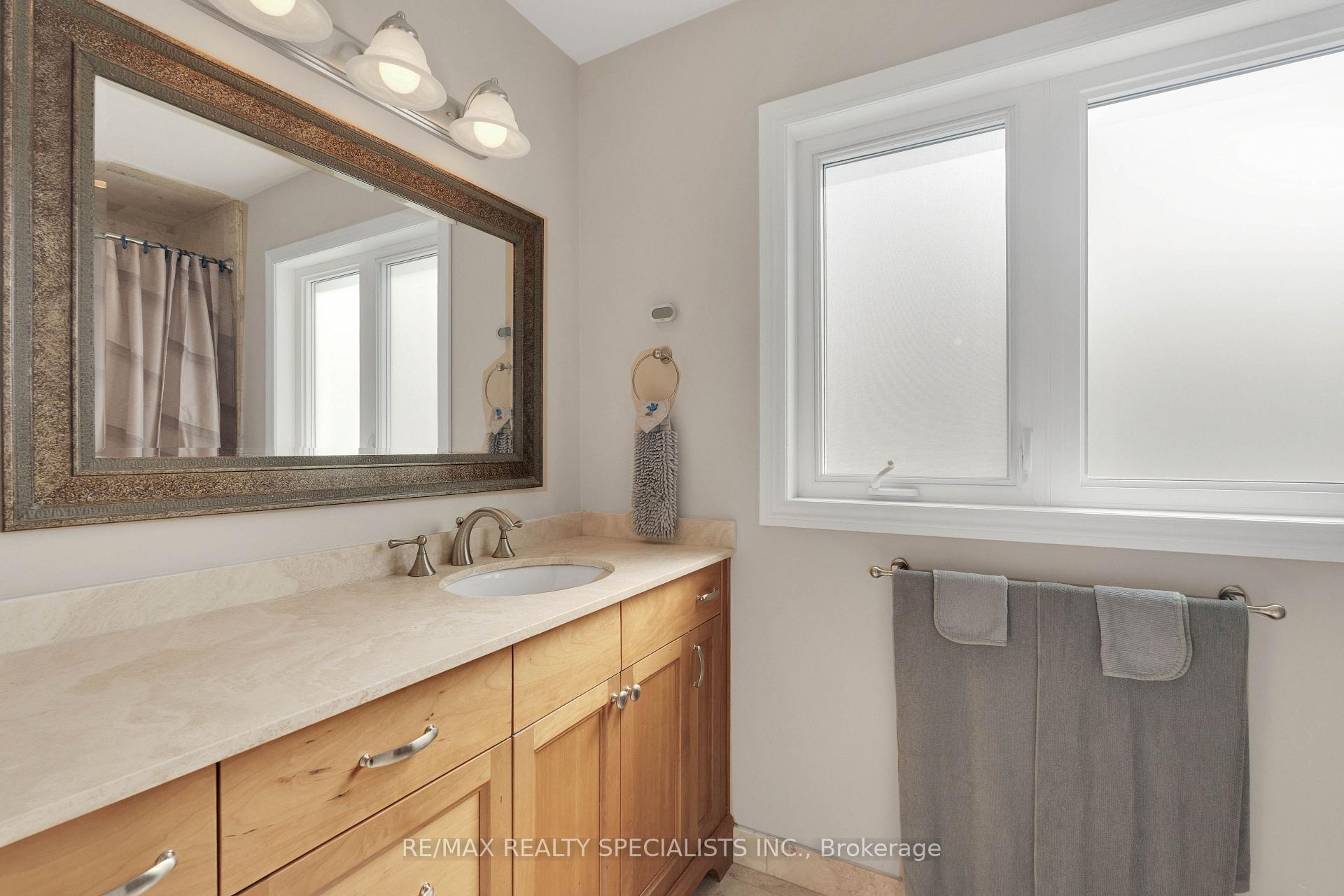 Photo 34 of 20 McCullough Crescent, Halton Hills, Georgetown — HOMEH