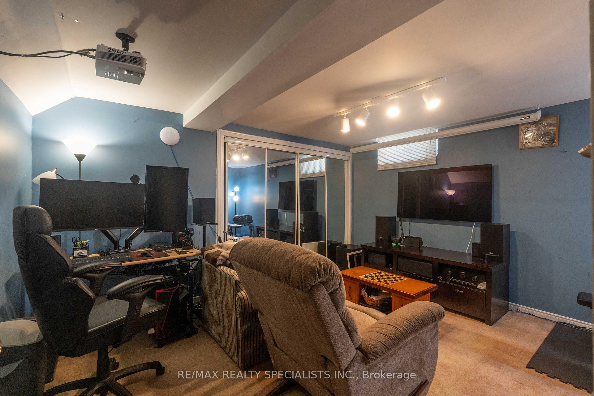 Photo 36 of 20 McCullough Crescent, Halton Hills, Georgetown — HOMEH